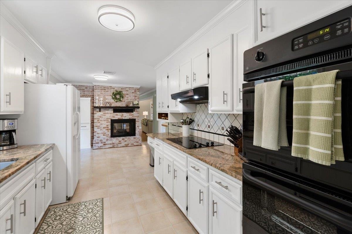 609 Landsdowne Drive, Blacksburg, VA 24060