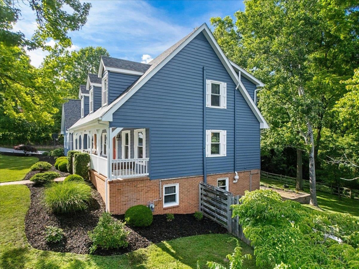 609 Landsdowne Drive, Blacksburg, VA 24060