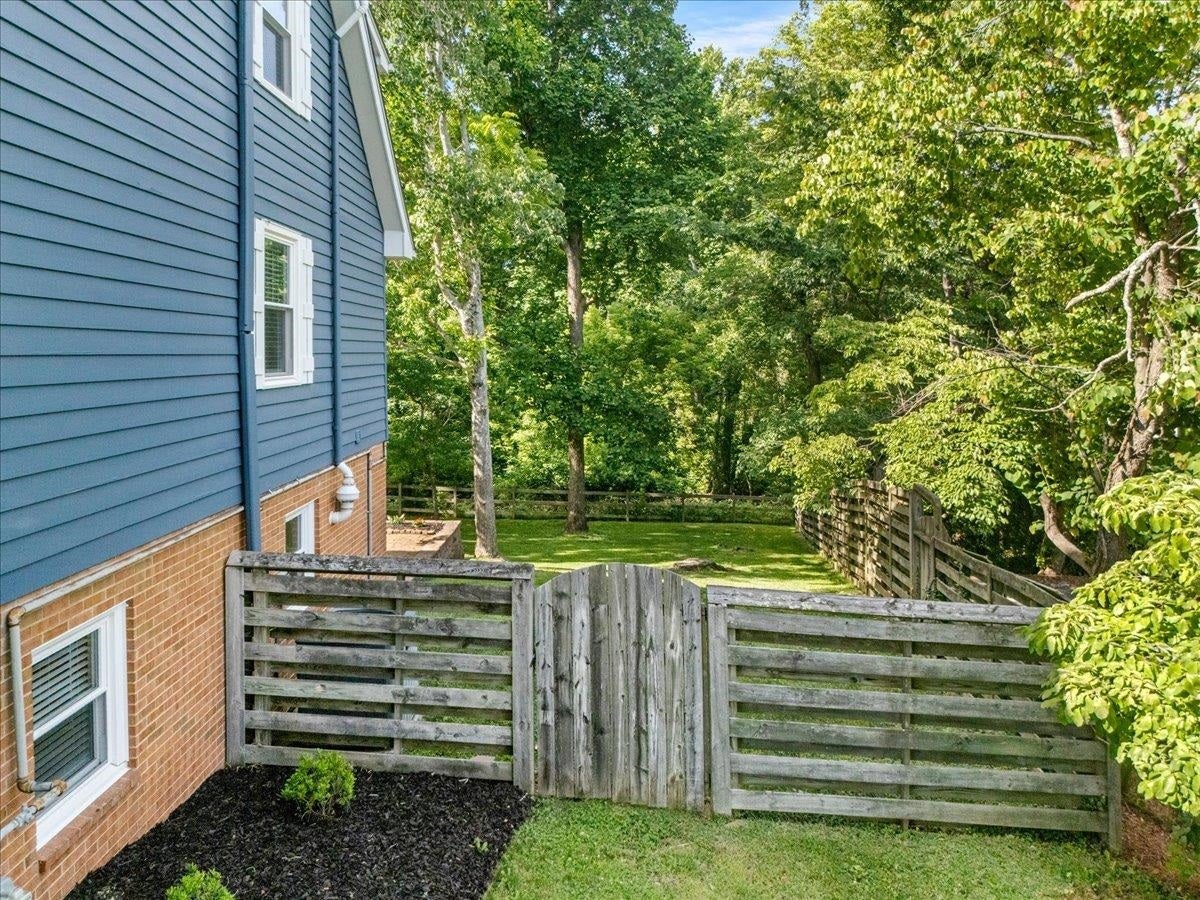 609 Landsdowne Drive, Blacksburg, VA 24060