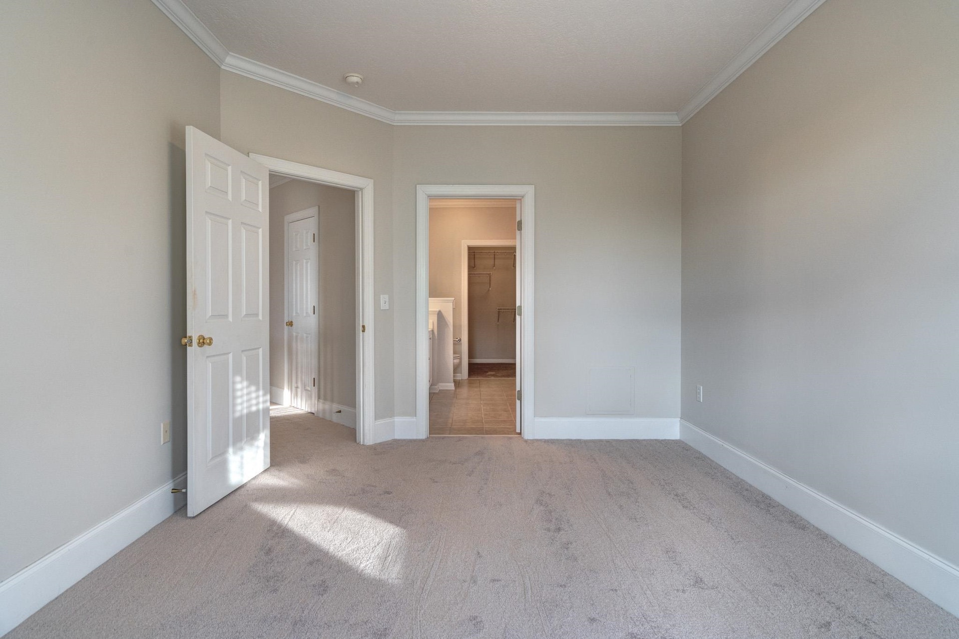 811 Village Way, Blacksburg, VA 24060