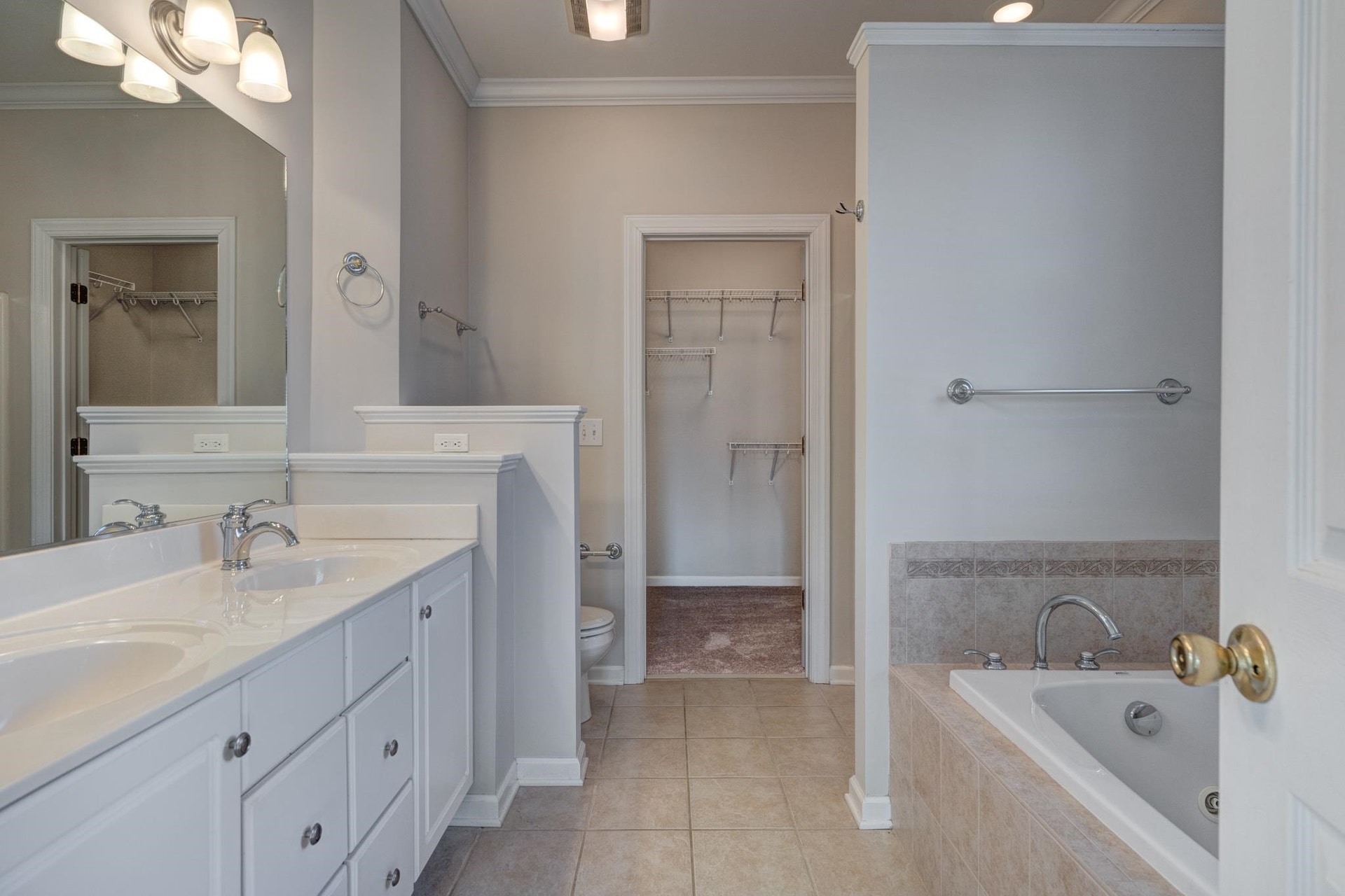 811 Village Way, Blacksburg, VA 24060