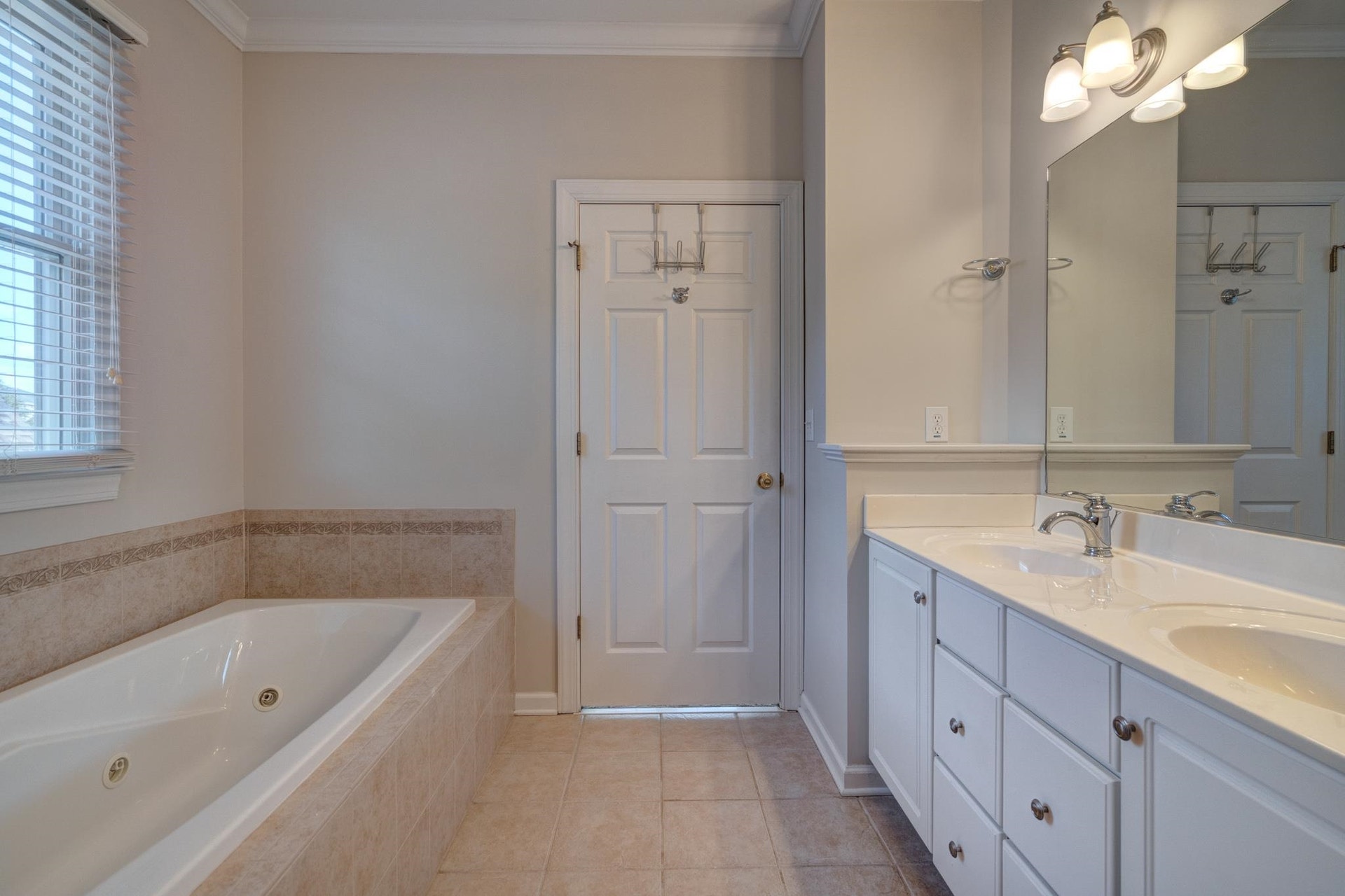 811 Village Way, Blacksburg, VA 24060