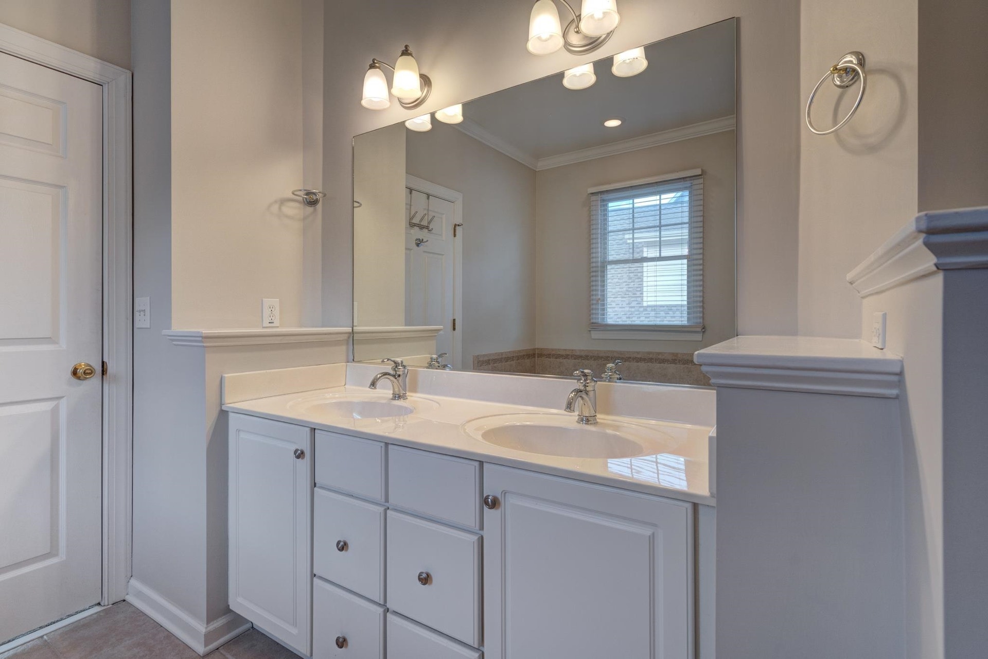811 Village Way, Blacksburg, VA 24060