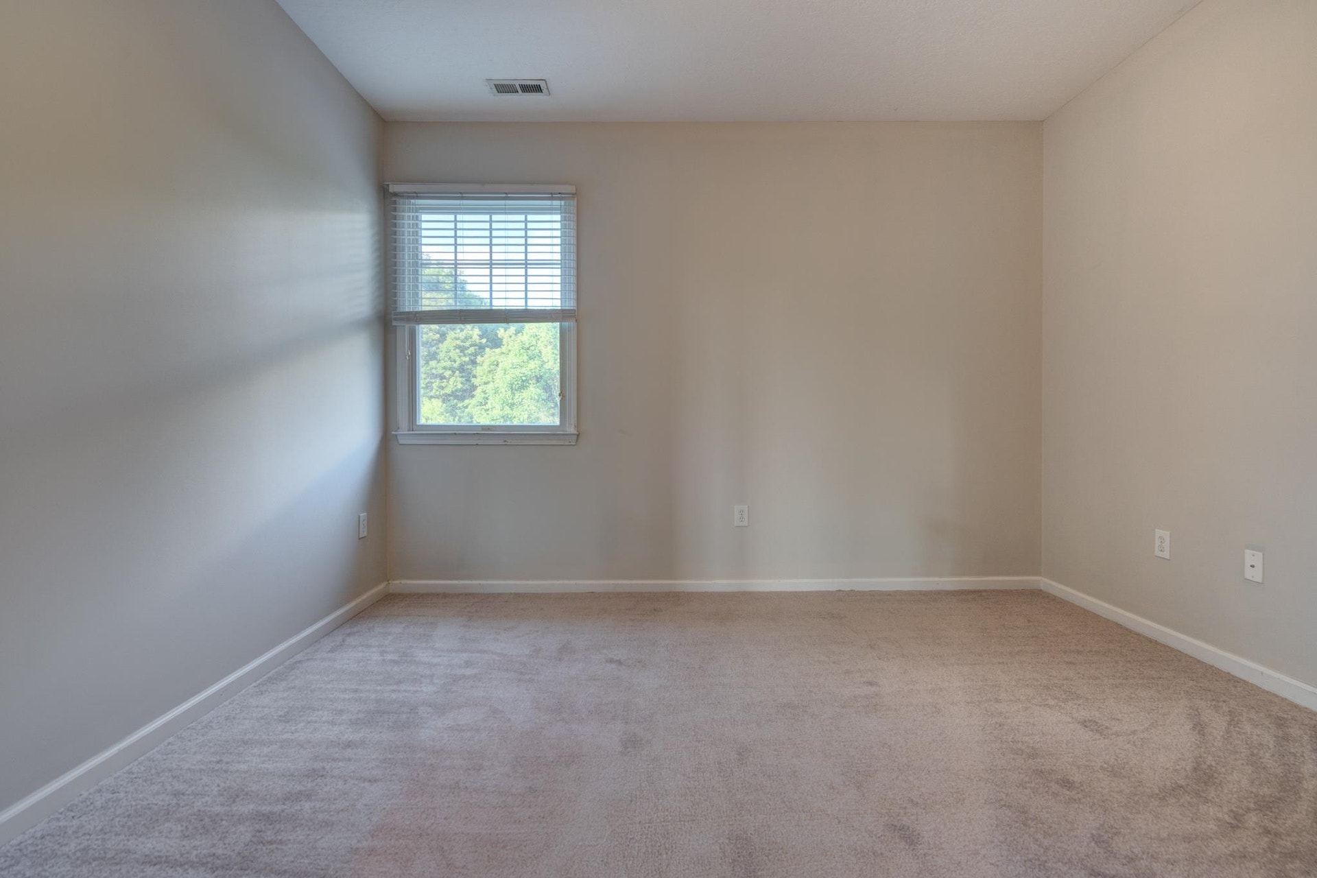 811 Village Way, Blacksburg, VA 24060
