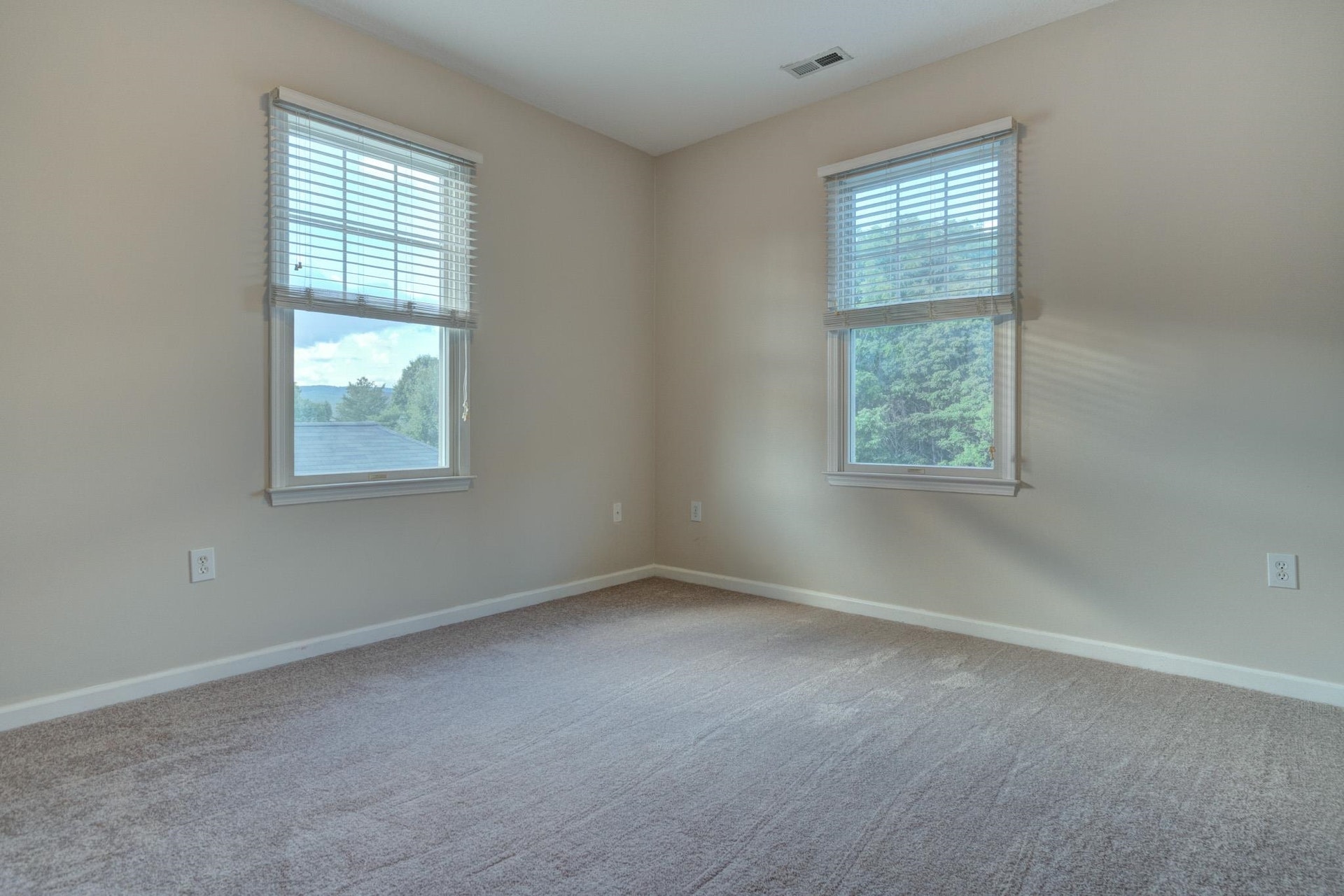 811 Village Way, Blacksburg, VA 24060