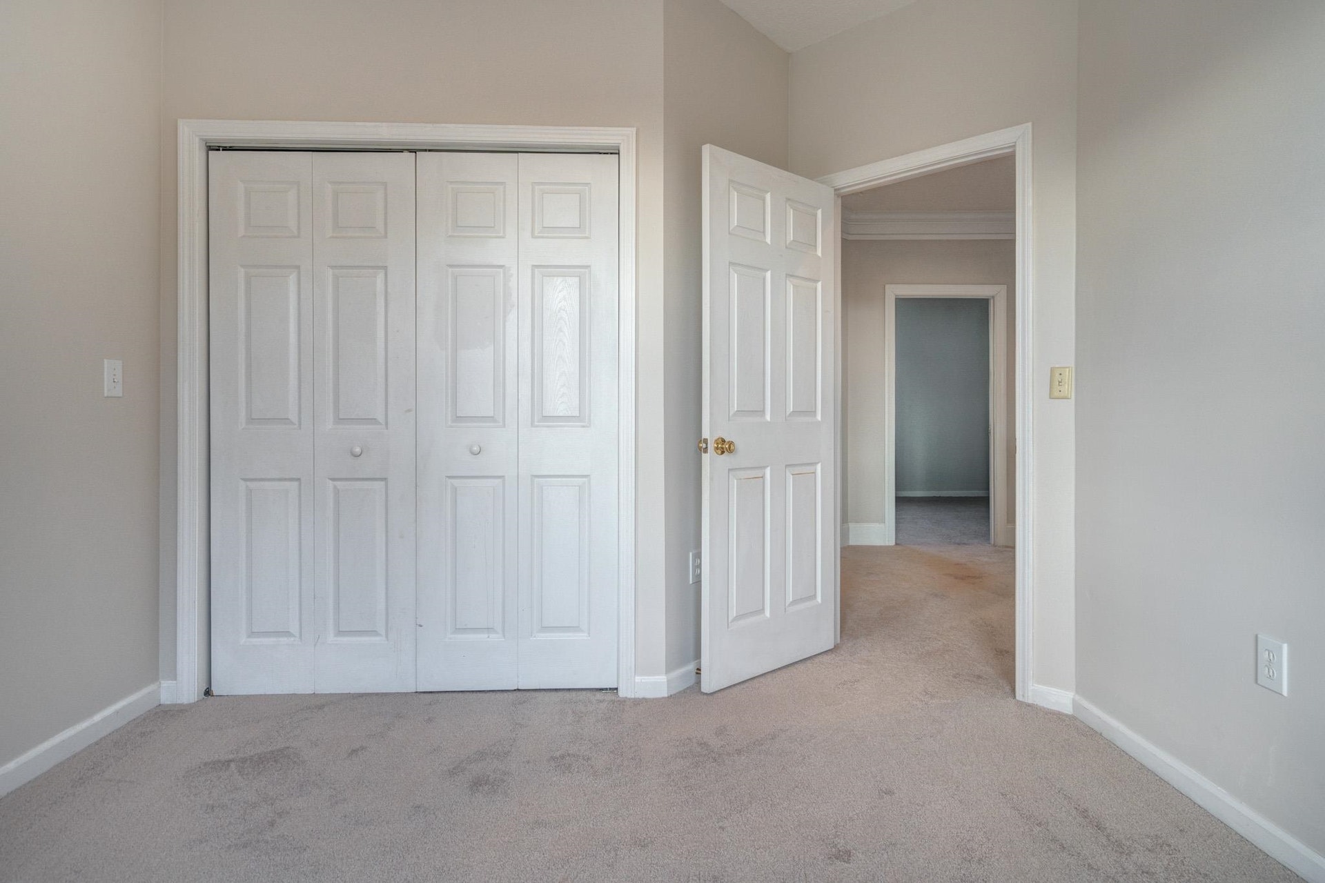811 Village Way, Blacksburg, VA 24060