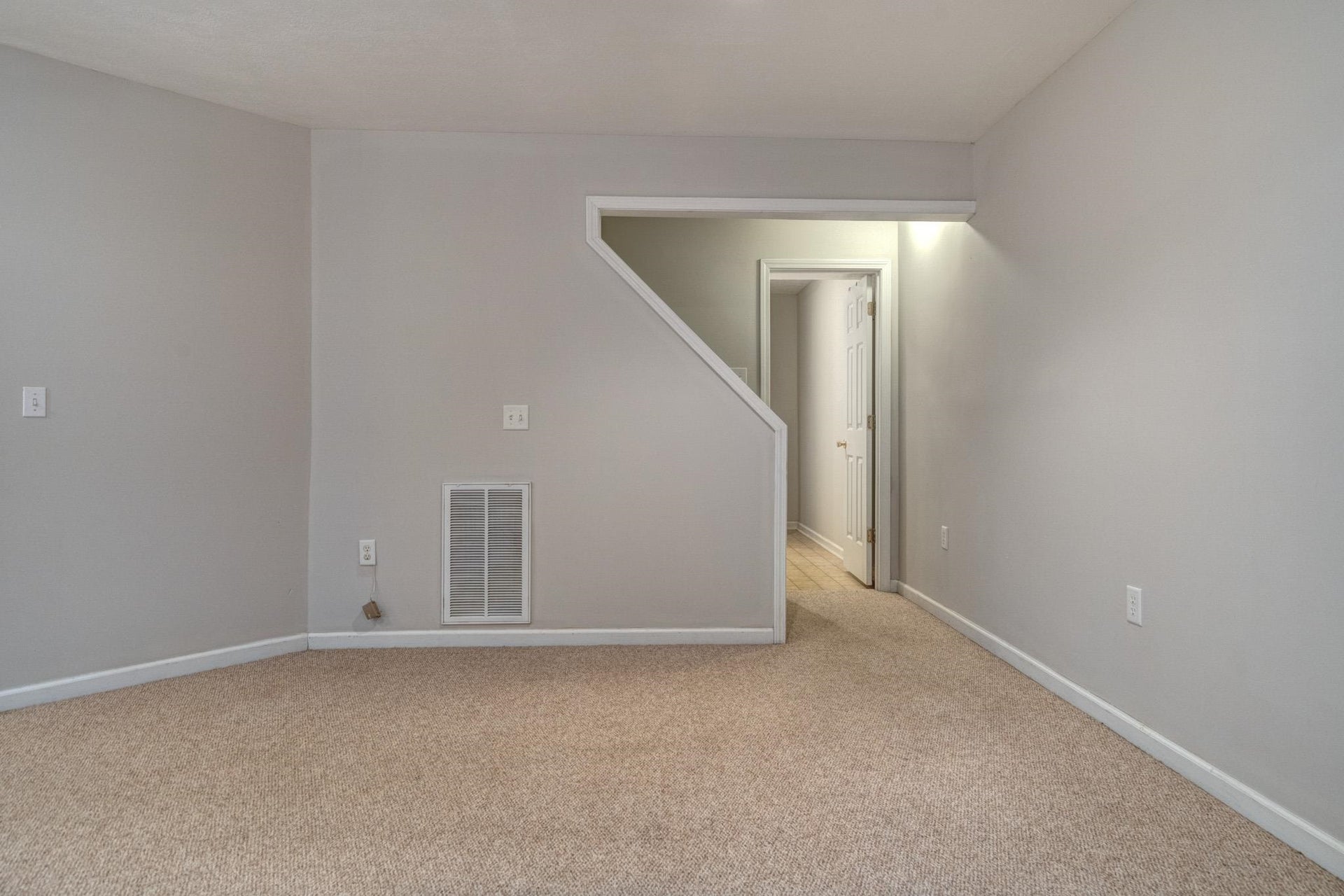 811 Village Way, Blacksburg, VA 24060
