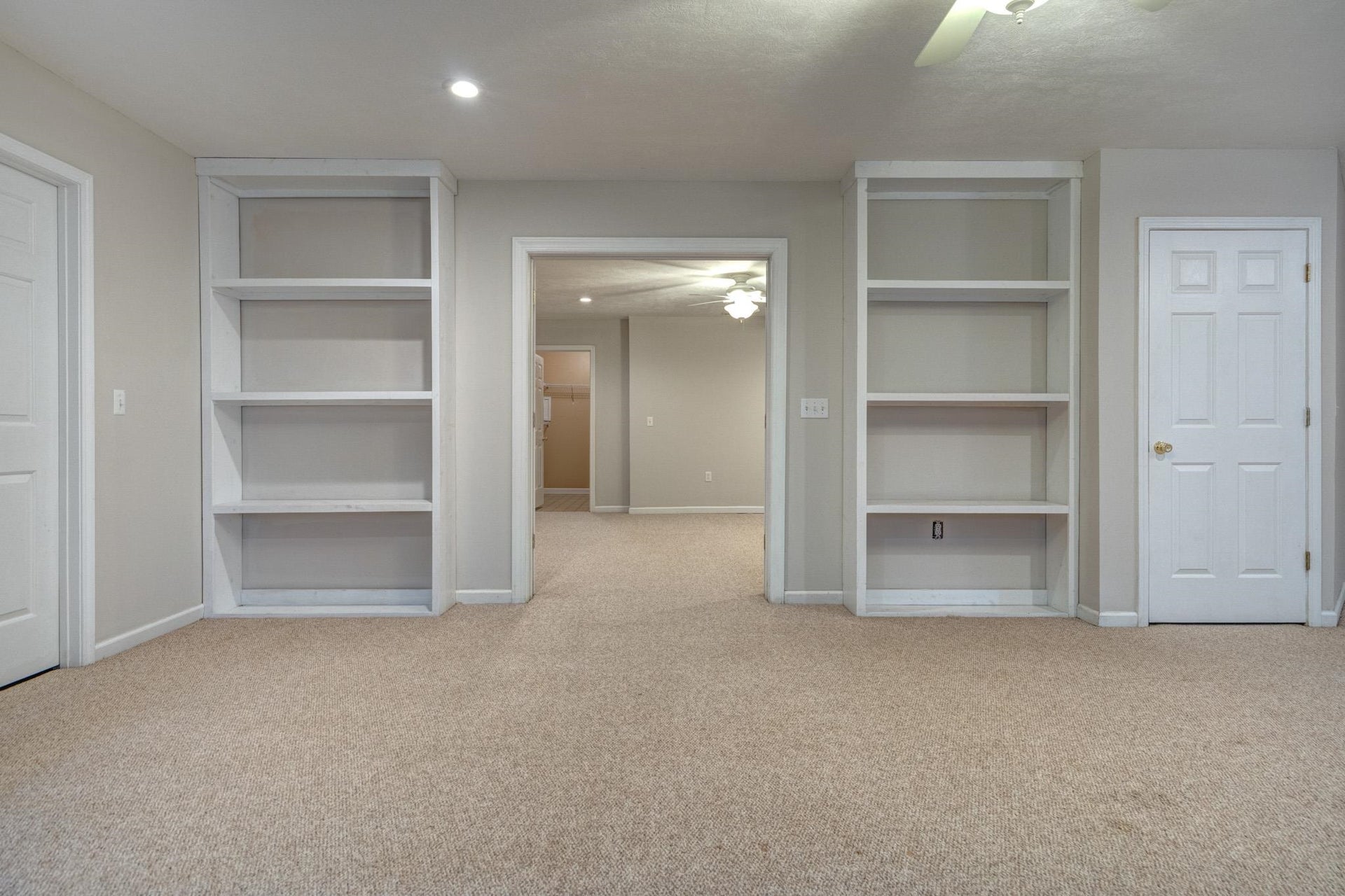 811 Village Way, Blacksburg, VA 24060
