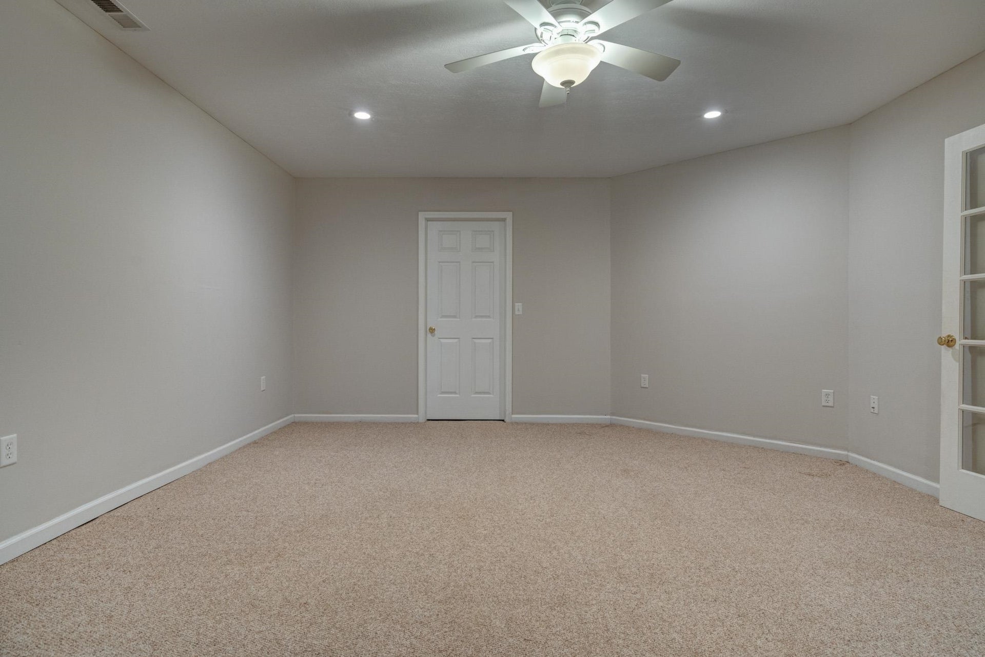811 Village Way, Blacksburg, VA 24060