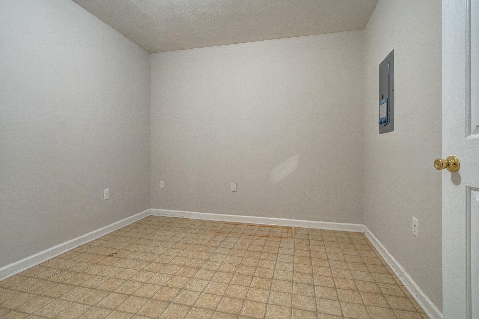 811 Village Way, Blacksburg, VA 24060