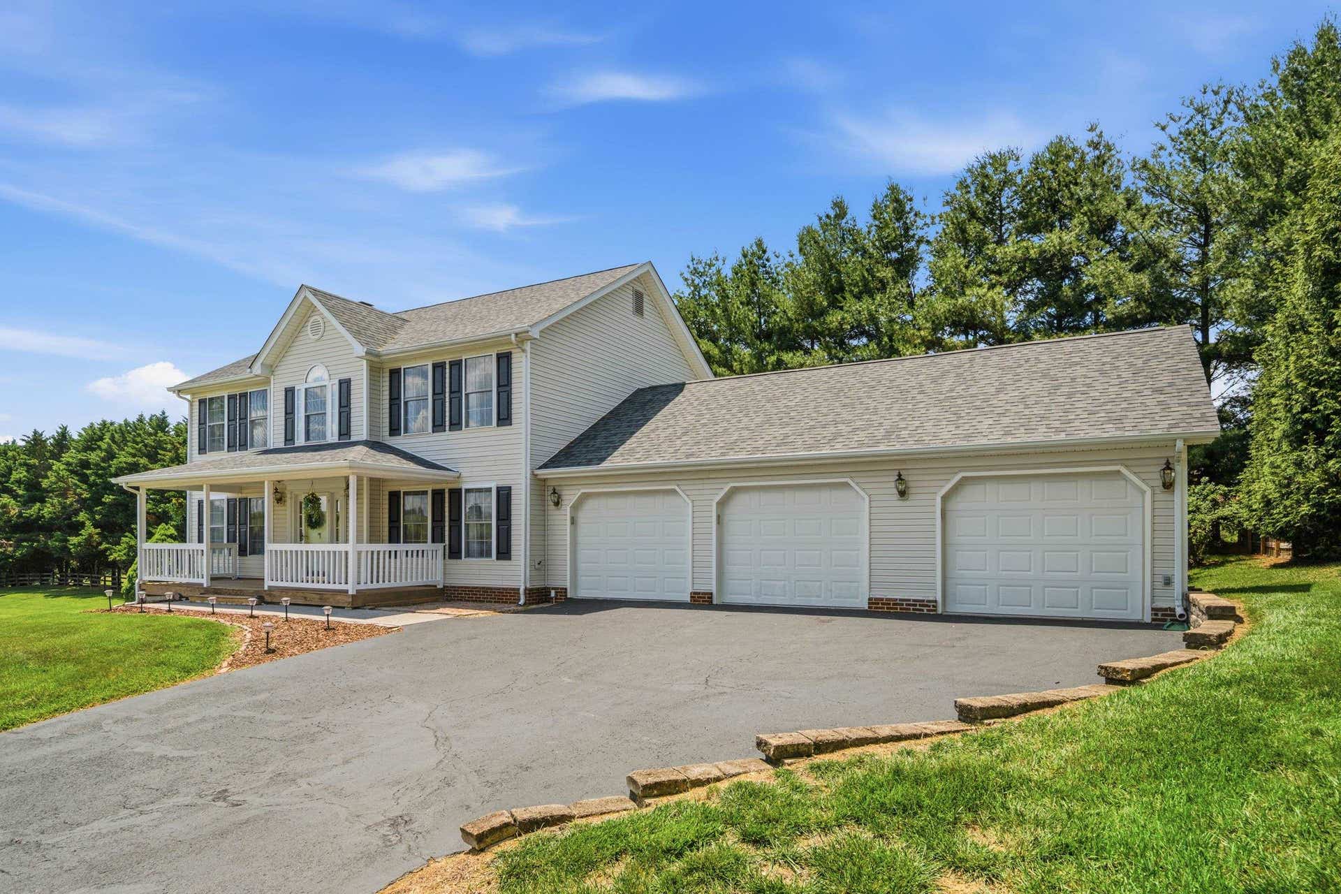 55 Sapphire Avenue, Christiansburg, VA 24073