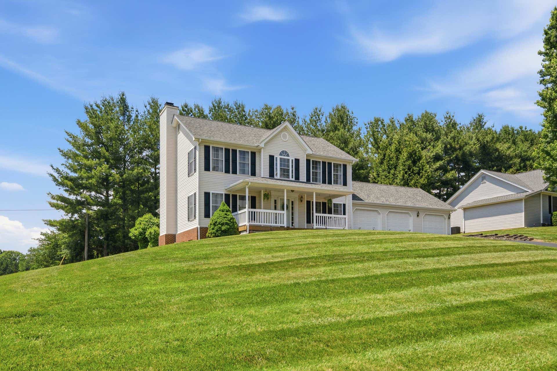 55 Sapphire Avenue, Christiansburg, VA 24073