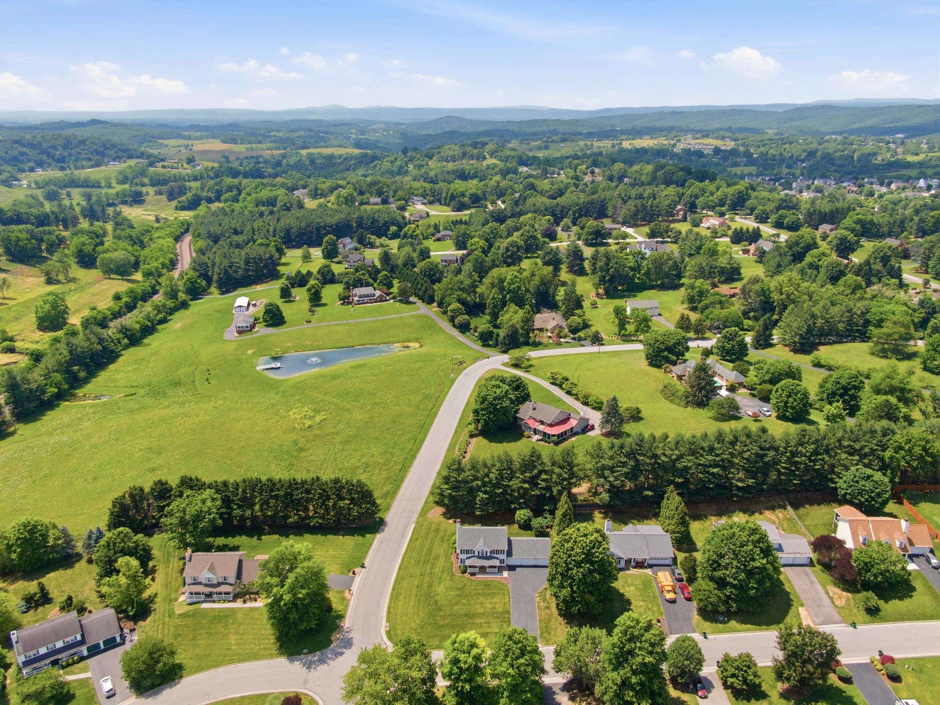 55 Sapphire Avenue, Christiansburg, VA 24073