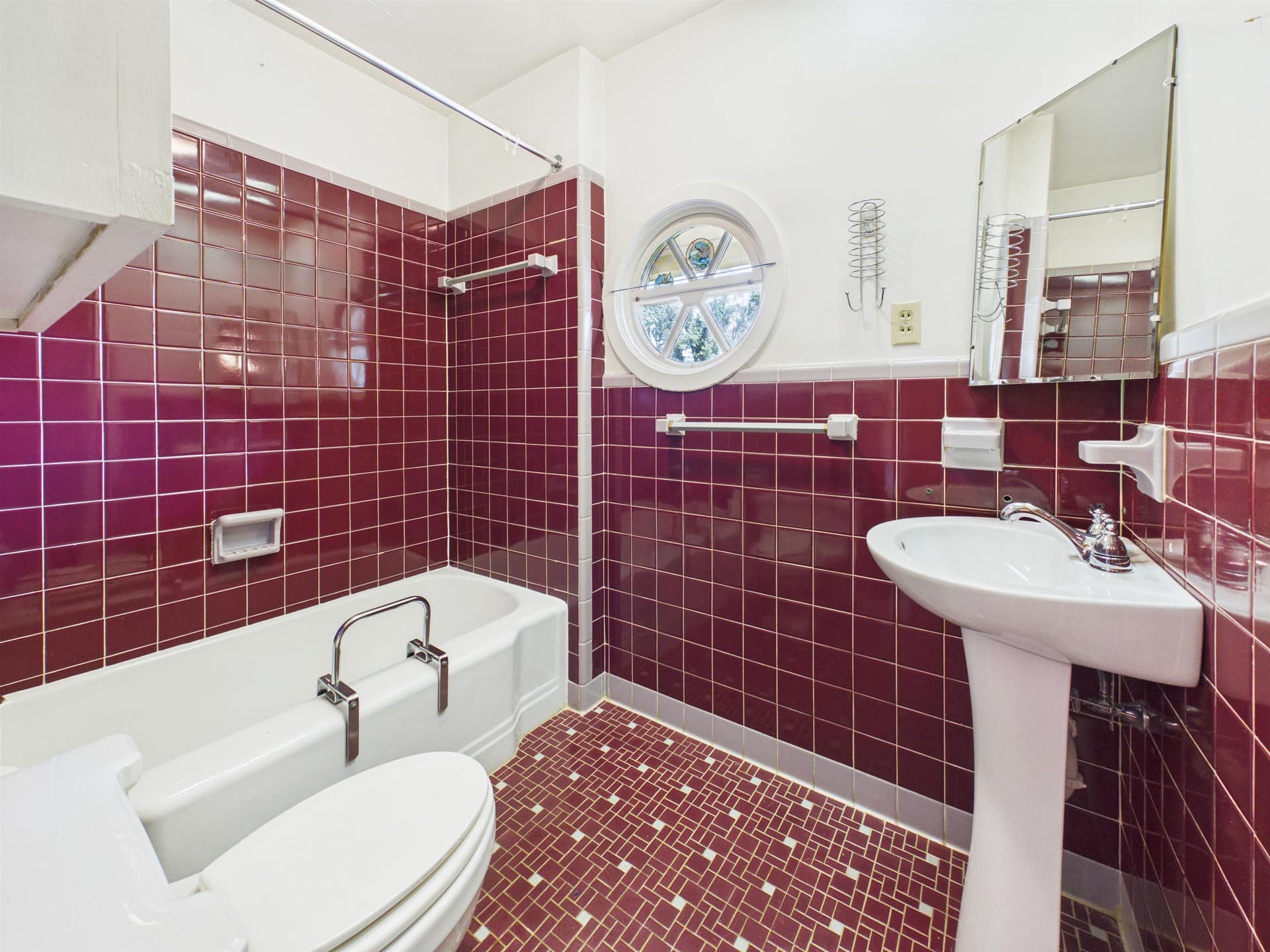 815 Hutcheson Drive, Blacksburg, VA 24060