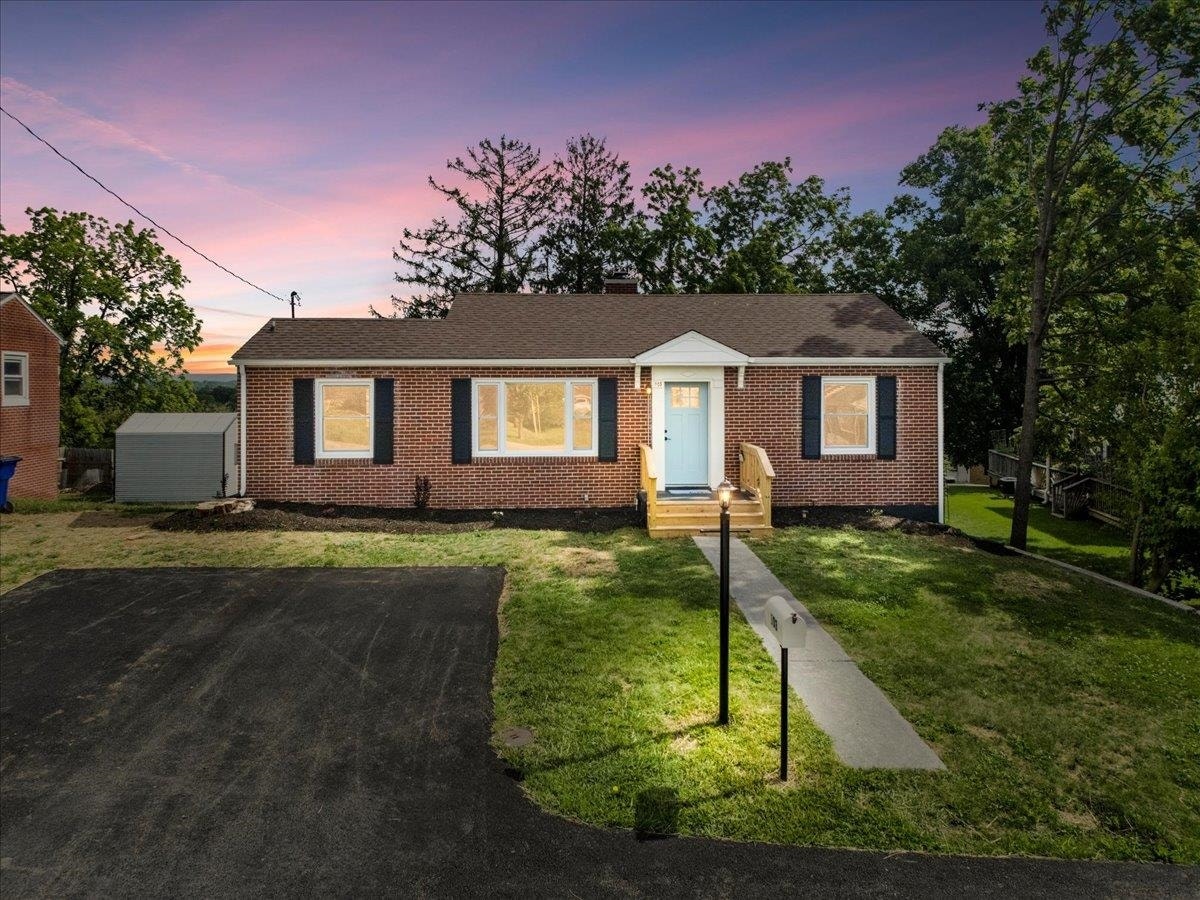 103 LONGVIEW Drive, Christiansburg, VA 24073