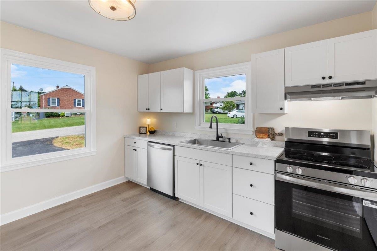 103 LONGVIEW Drive, Christiansburg, VA 24073