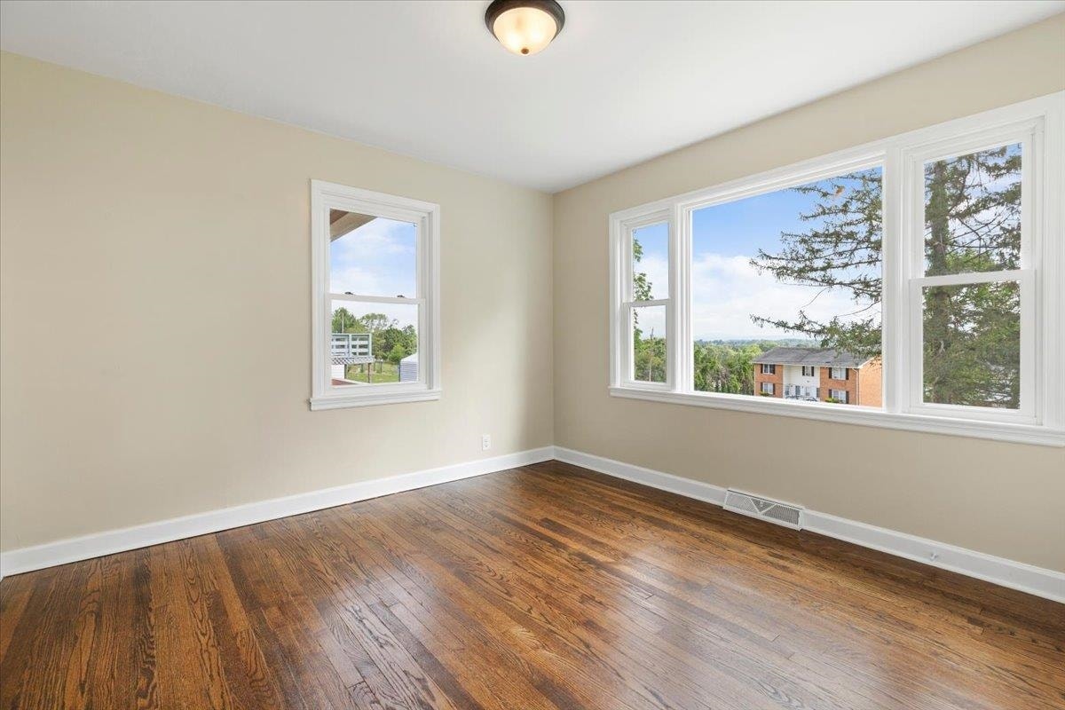 103 LONGVIEW Drive, Christiansburg, VA 24073