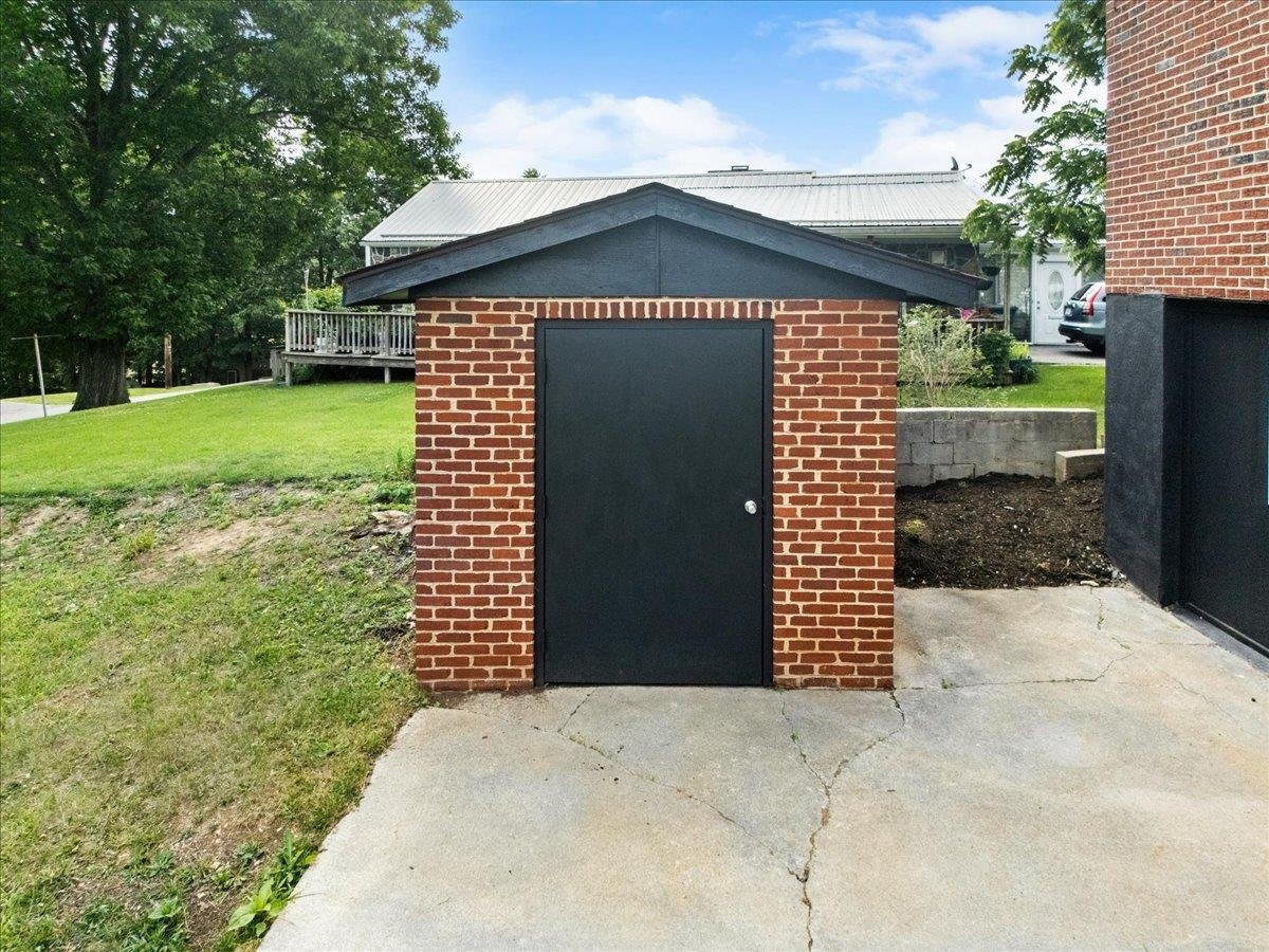 103 LONGVIEW Drive, Christiansburg, VA 24073