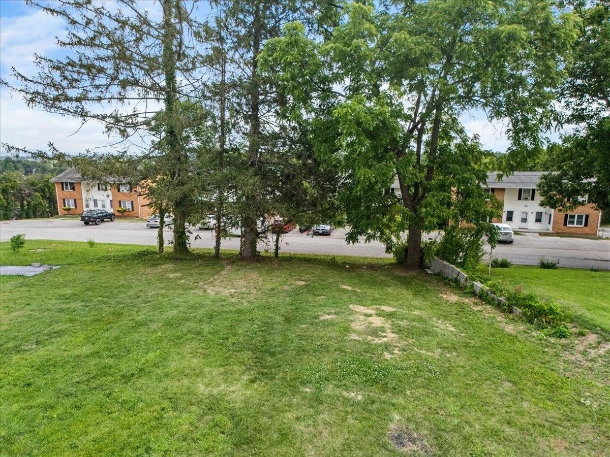 103 LONGVIEW Drive, Christiansburg, VA 24073