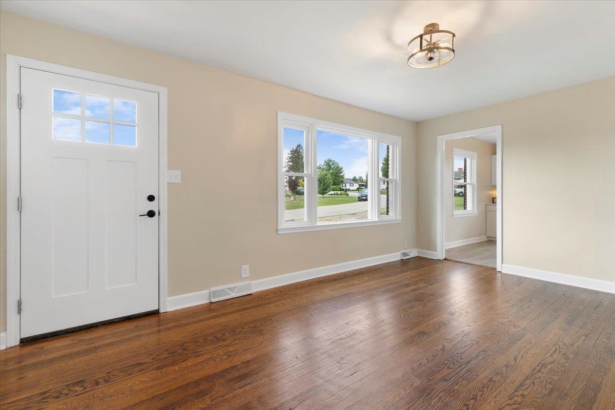 103 LONGVIEW Drive, Christiansburg, VA 24073