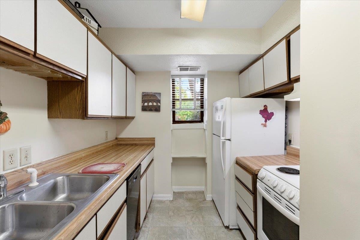 1406 University City Boulevard, Blacksburg, VA 24060