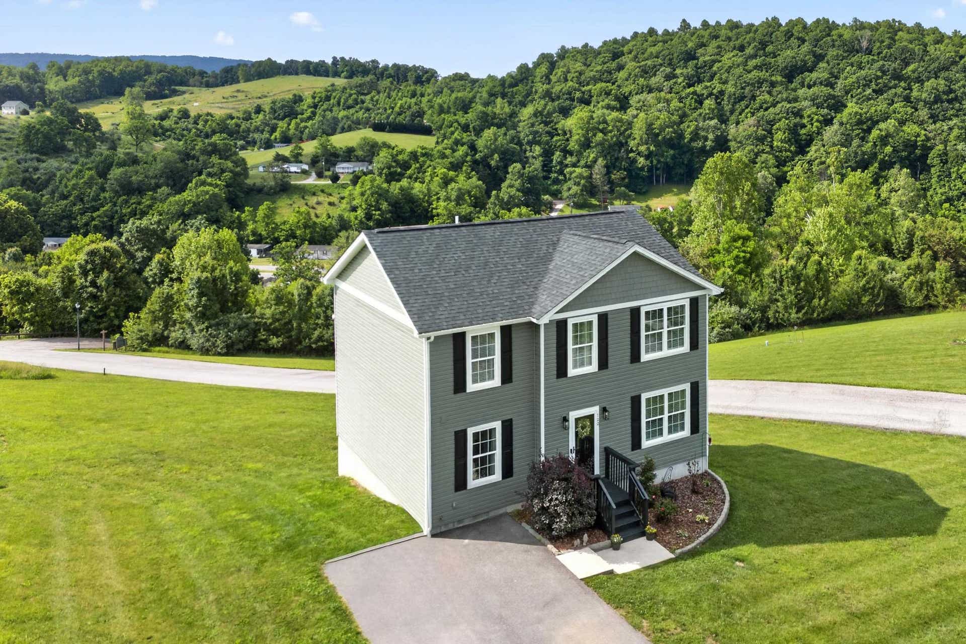 120 Prairie View Lane, Pembroke, VA 24136