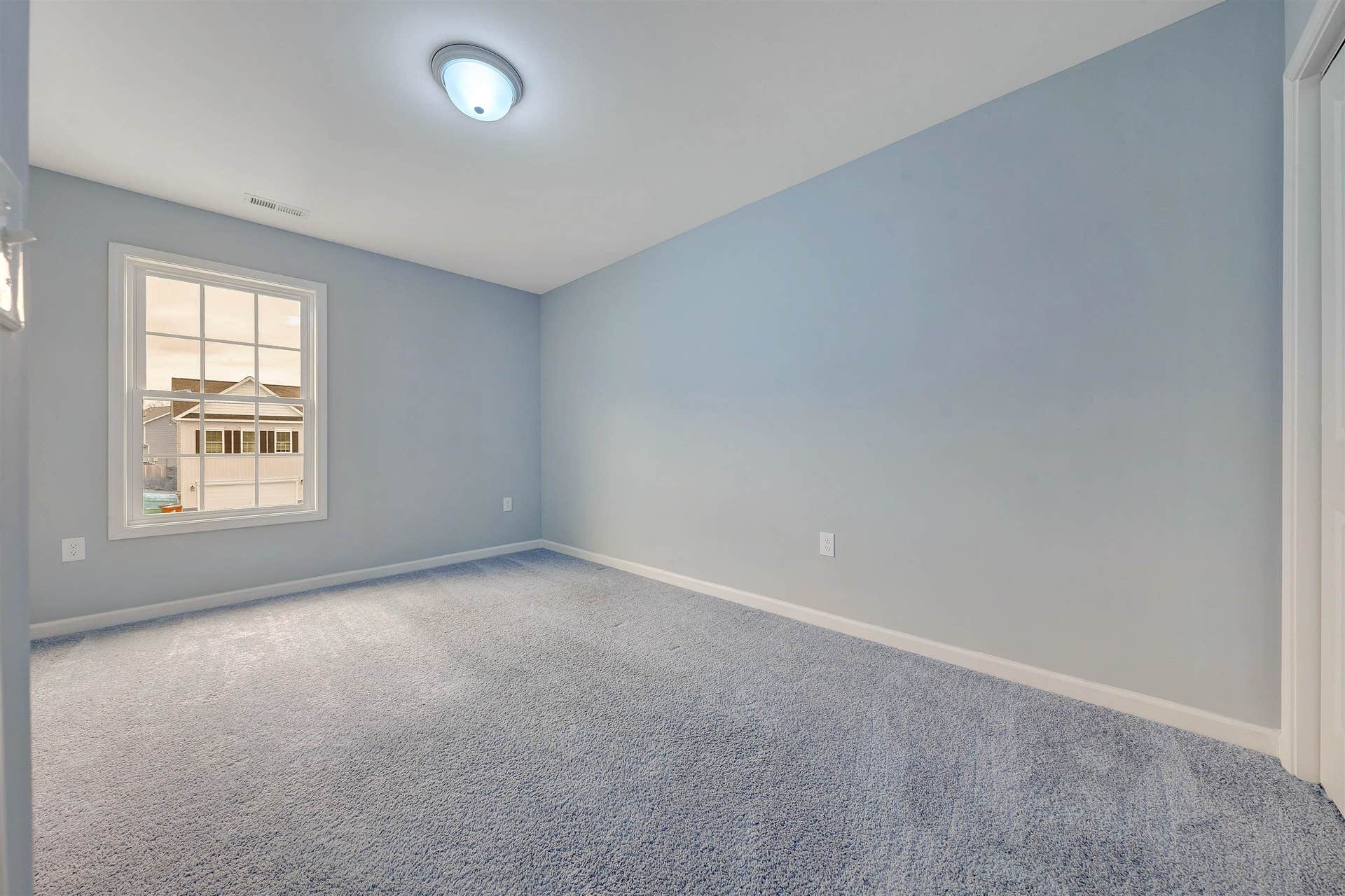 905 Holland Loop, Christiansburg, VA 24073
