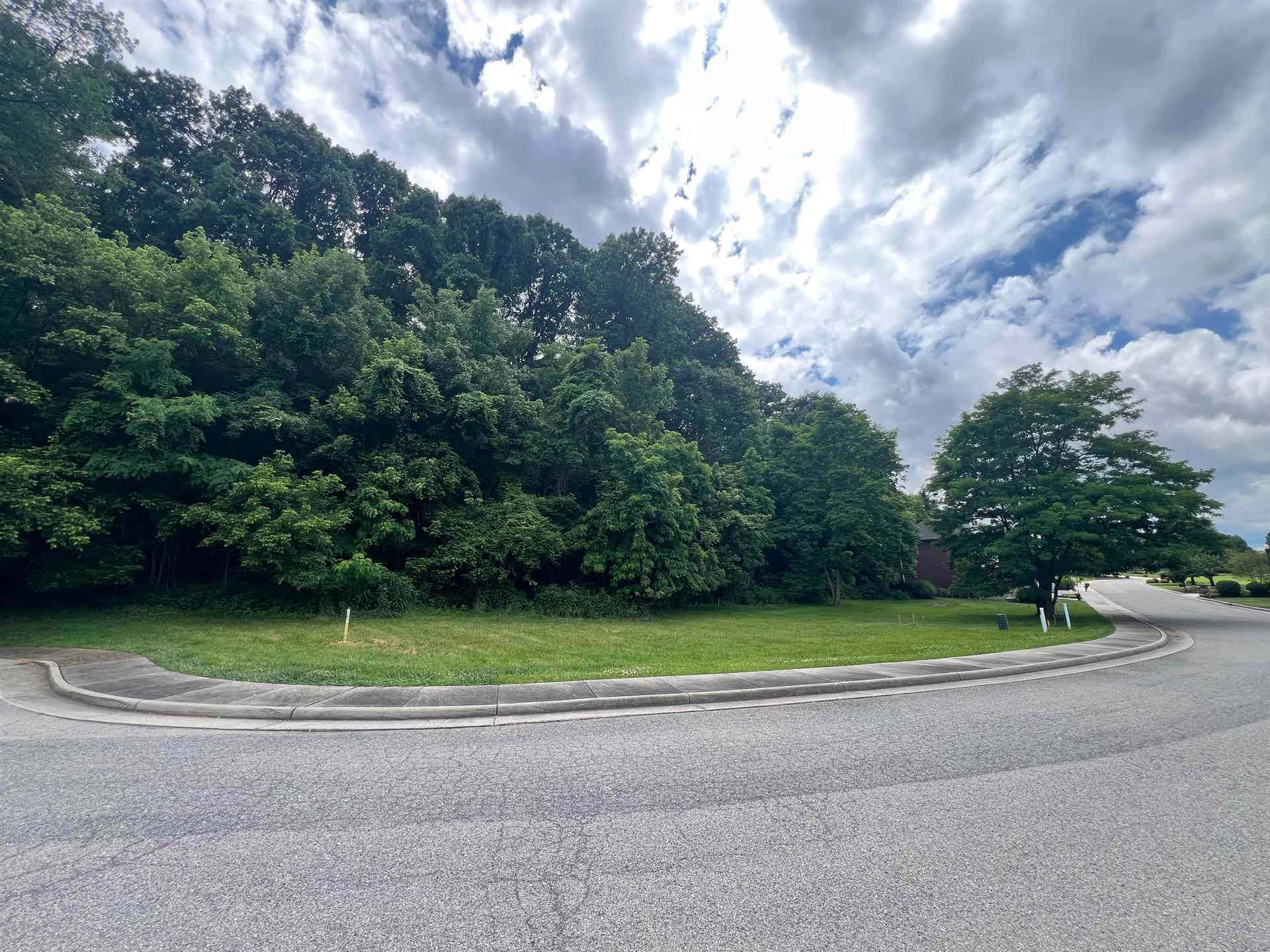 8331 SAWGRASS Way, Radford, VA 24141
