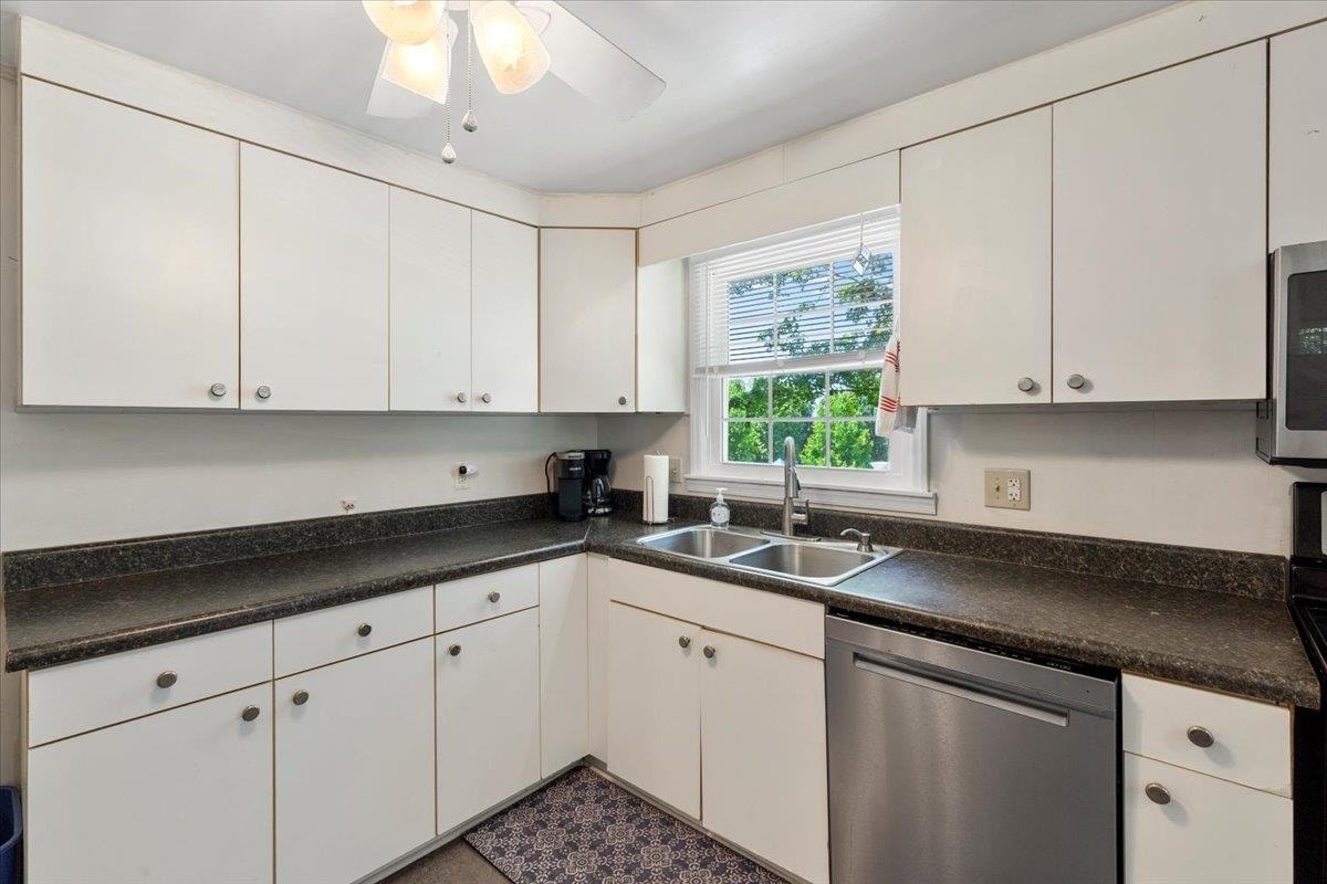 1818 Gardenspring Drive, Blacksburg, VA 24060