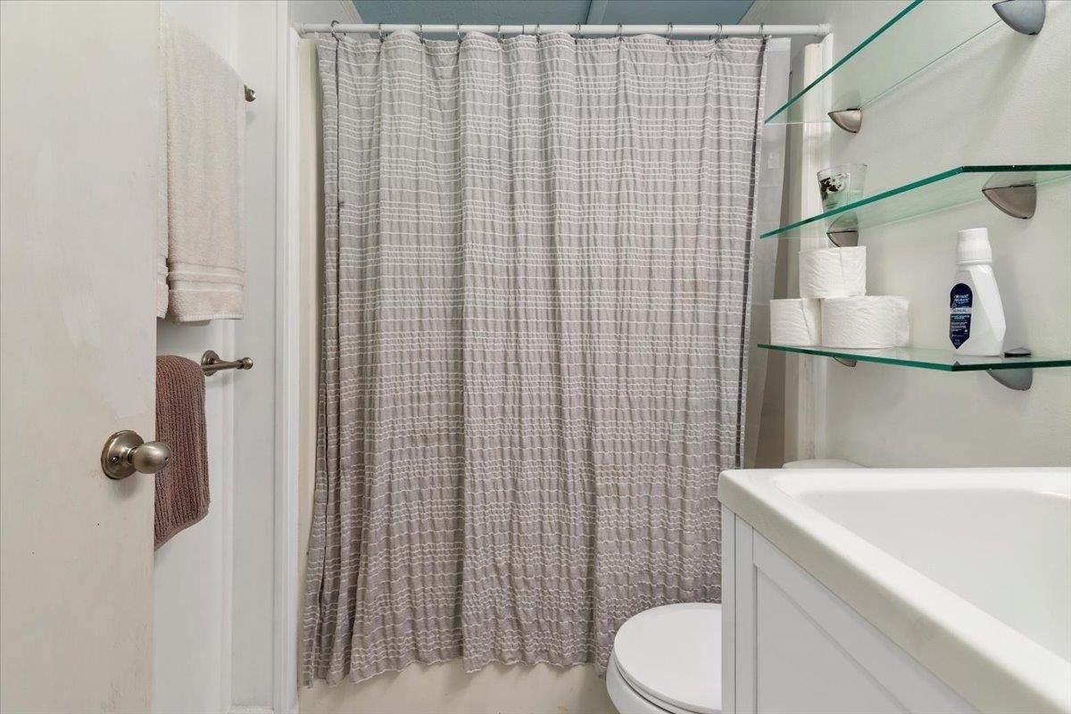 1818 Gardenspring Drive, Blacksburg, VA 24060