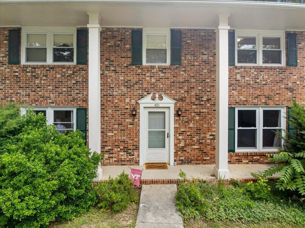 401 Stonegate Drive, Blacksburg, VA 24060