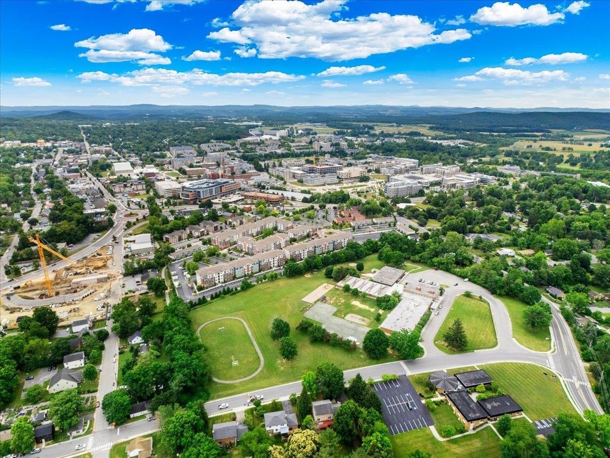 401 Stonegate Drive, Blacksburg, VA 24060