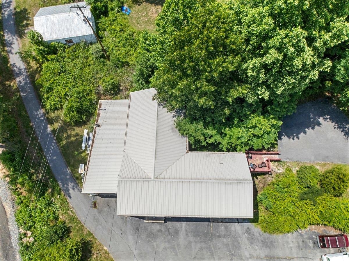 1194 Pulaski Giles Turnpike, Pearisburg, VA 24134