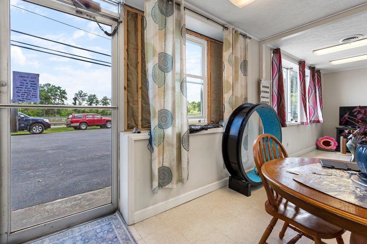 1194 Pulaski Giles Turnpike, Pearisburg, VA 24134
