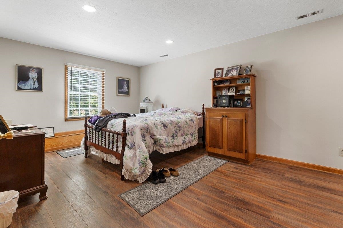 1194 Pulaski Giles Turnpike, Pearisburg, VA 24134