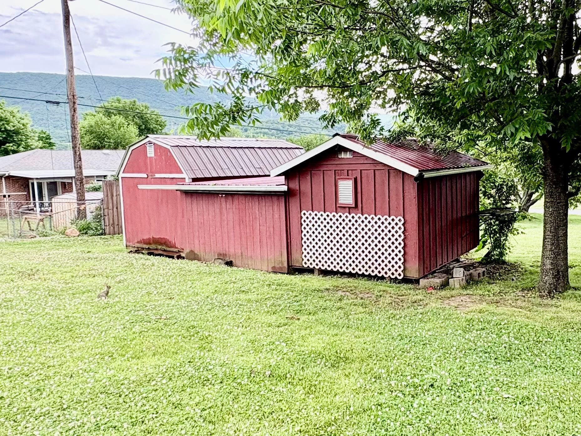 201 Honeysuckle Lane, Narrows, VA 24124