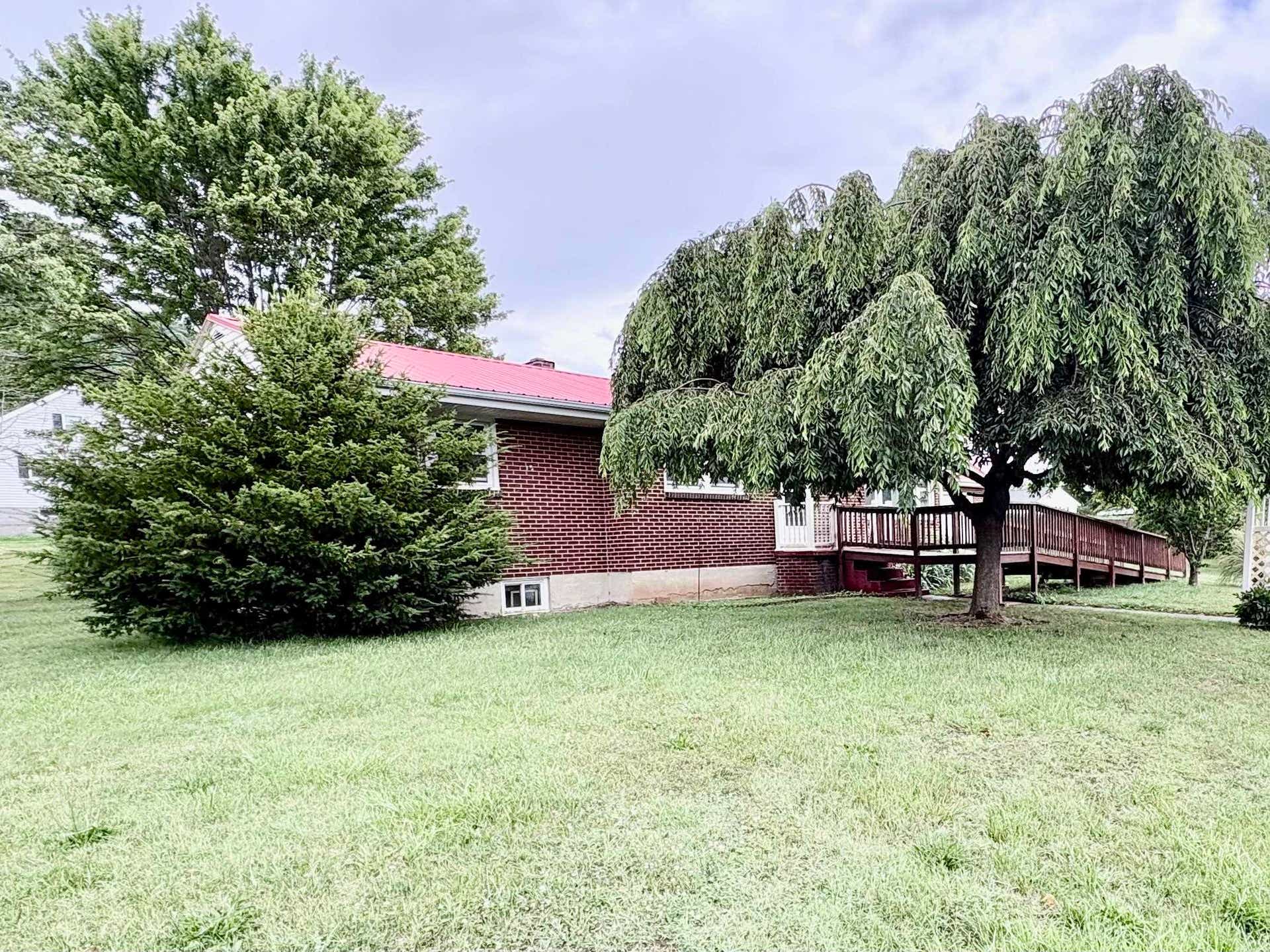 201 Honeysuckle Lane, Narrows, VA 24124