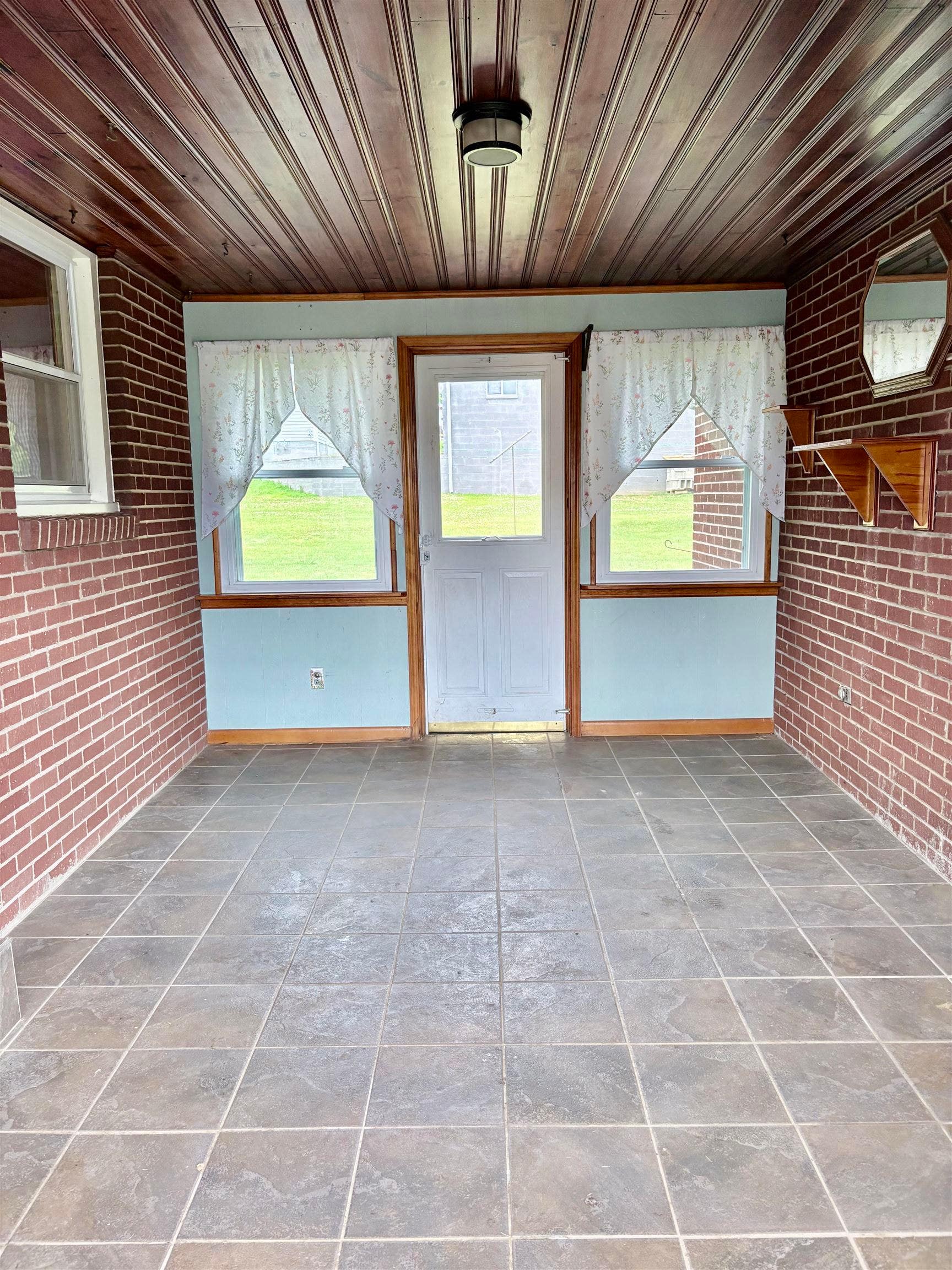 201 Honeysuckle Lane, Narrows, VA 24124