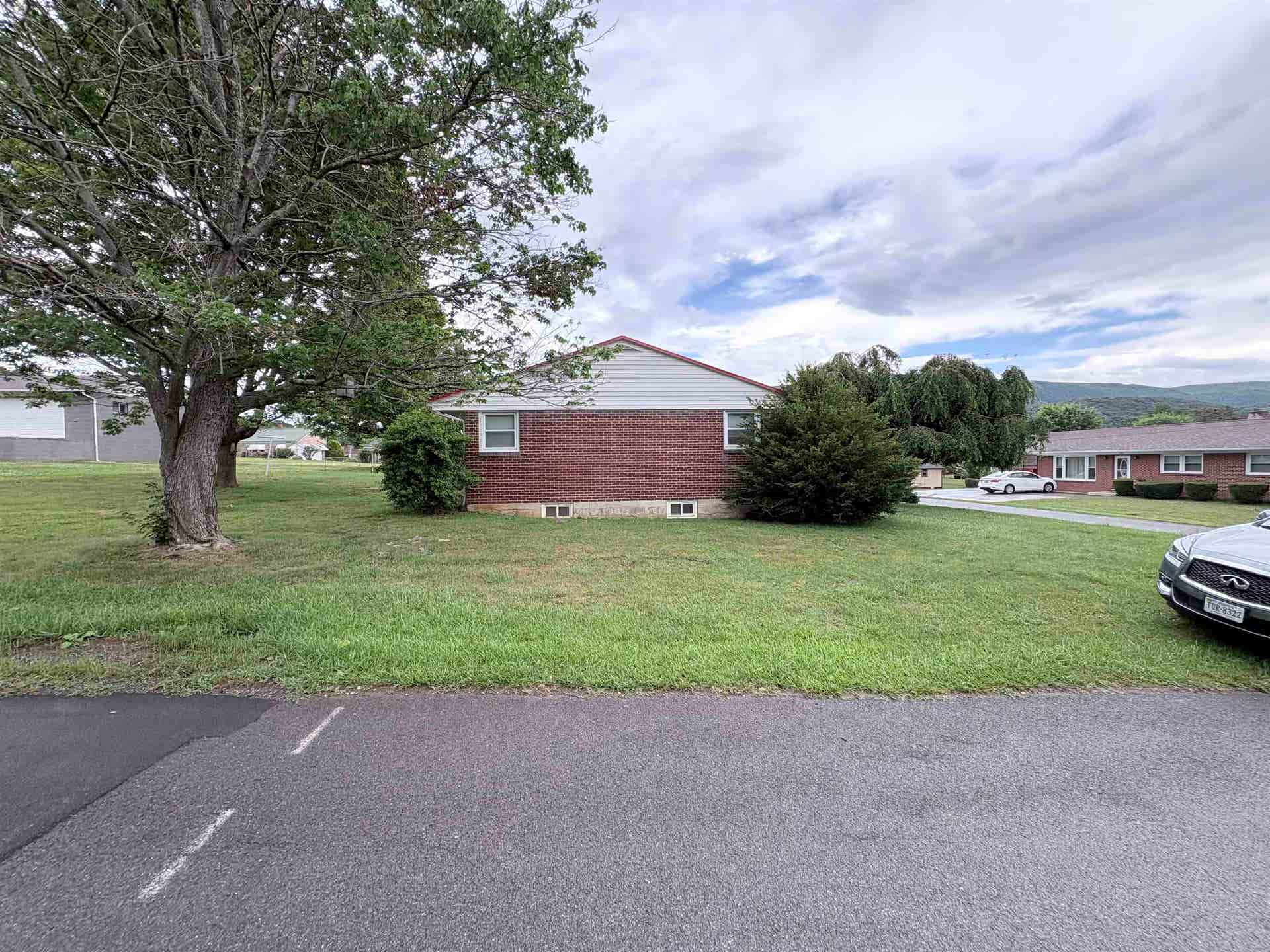 201 Honeysuckle Lane, Narrows, VA 24124