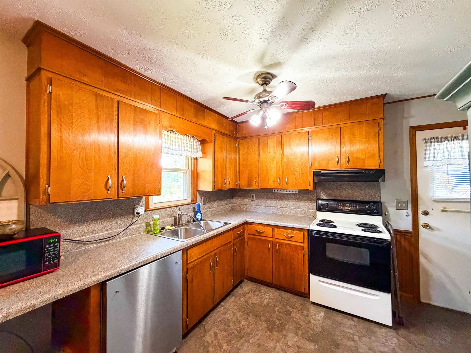 1365 Mahone Street, Christiansburg, VA 24073