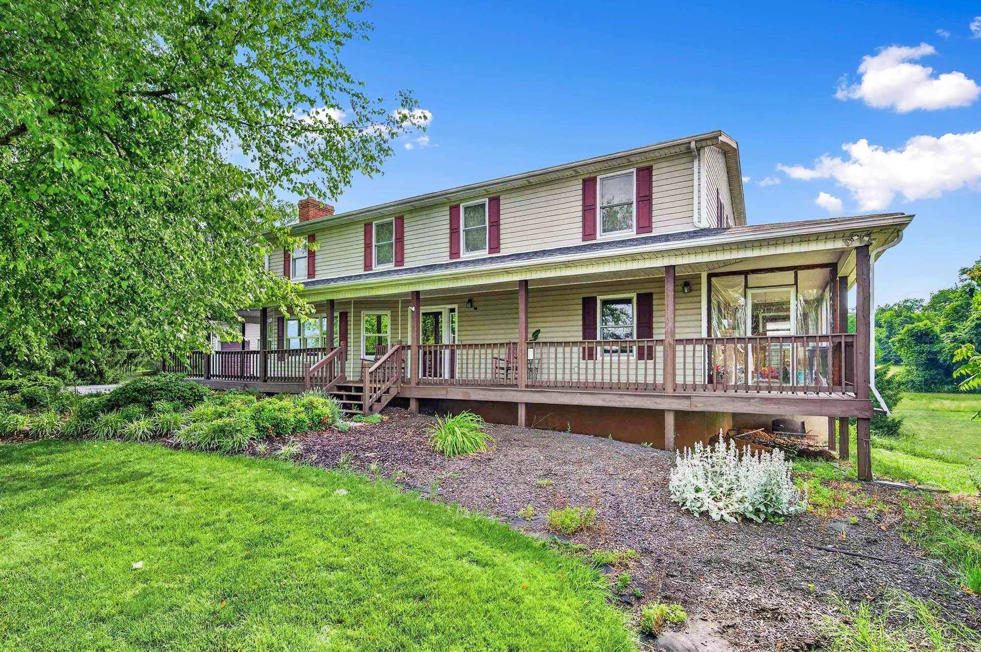 1210 VALLEY VIEW Drive, Pearisburg, VA 24134