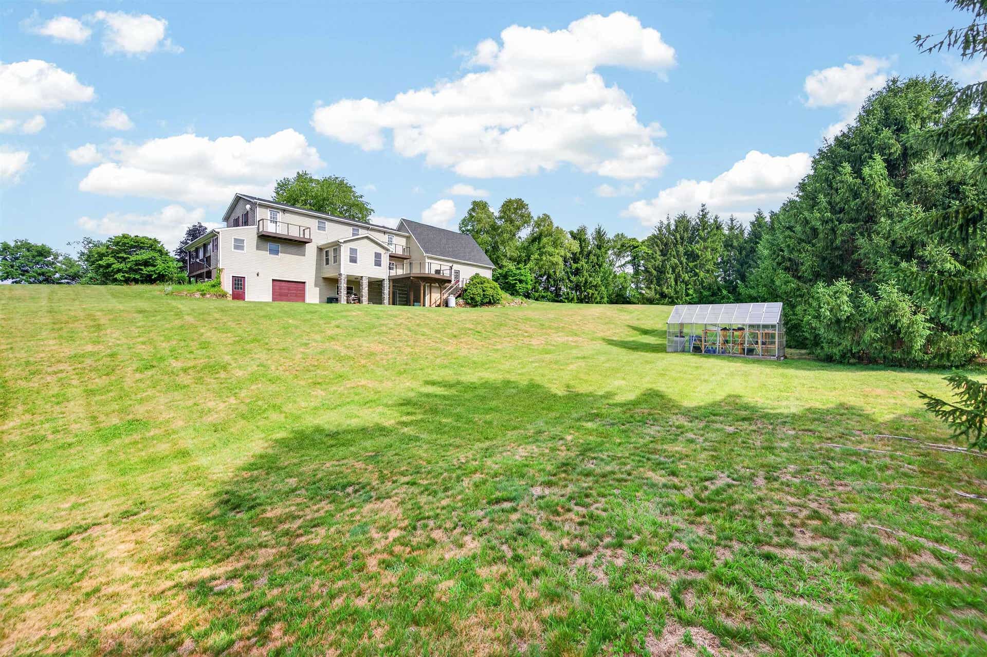 1210 VALLEY VIEW Drive, Pearisburg, VA 24134