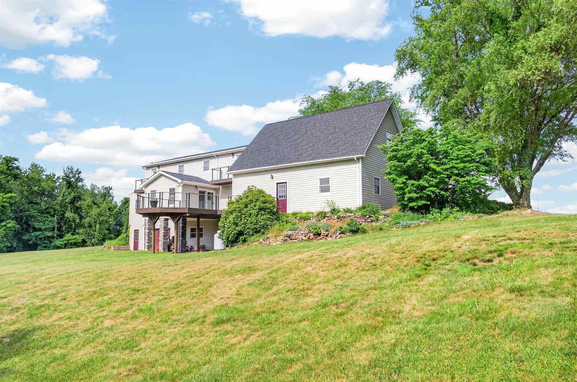 1210 VALLEY VIEW Drive, Pearisburg, VA 24134