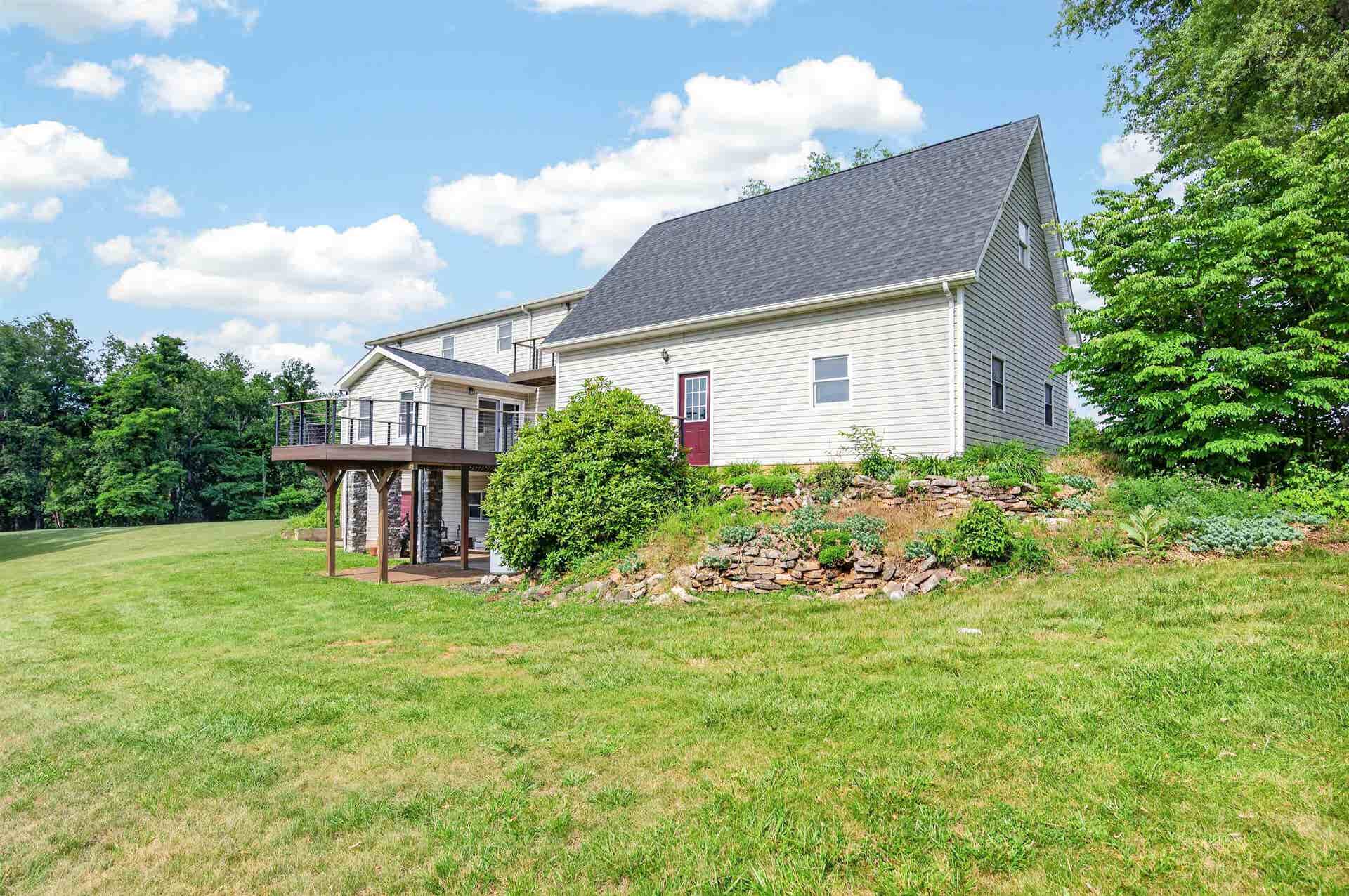 1210 VALLEY VIEW Drive, Pearisburg, VA 24134