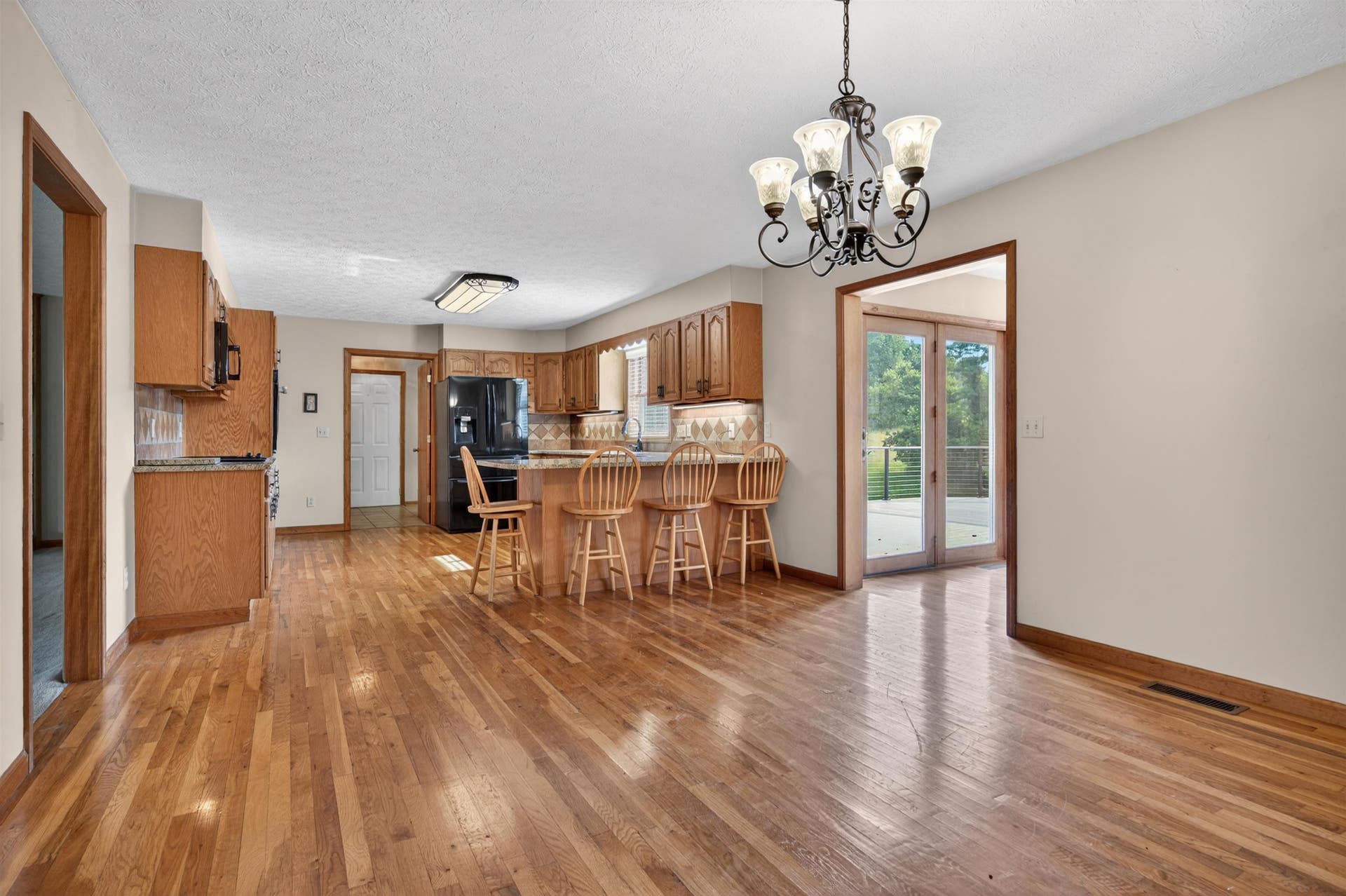 1210 VALLEY VIEW Drive, Pearisburg, VA 24134