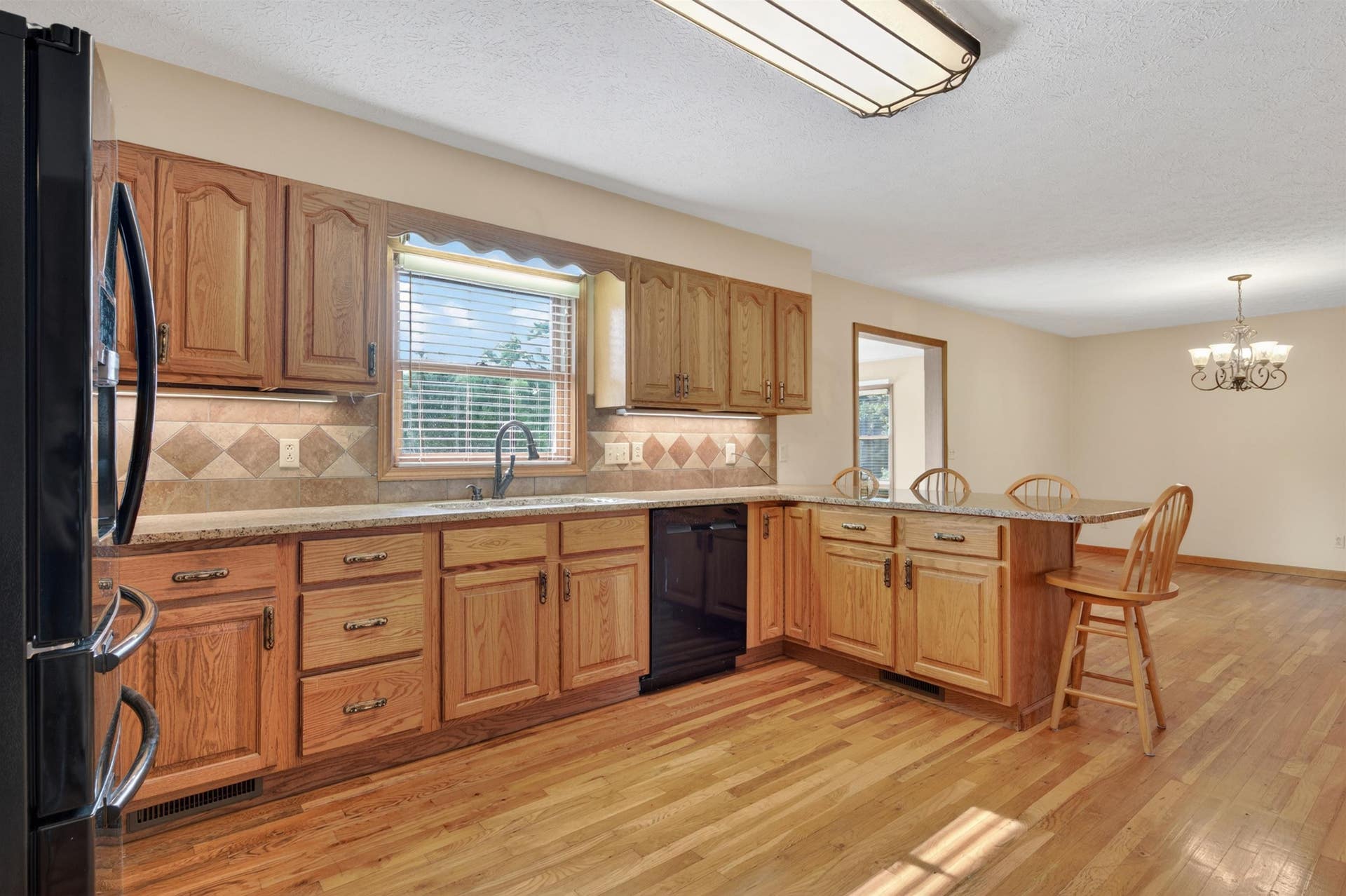 1210 VALLEY VIEW Drive, Pearisburg, VA 24134