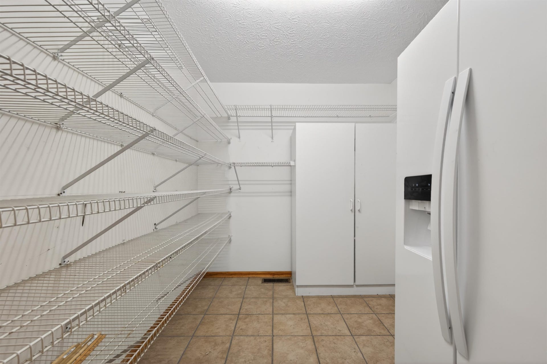 1210 VALLEY VIEW Drive, Pearisburg, VA 24134