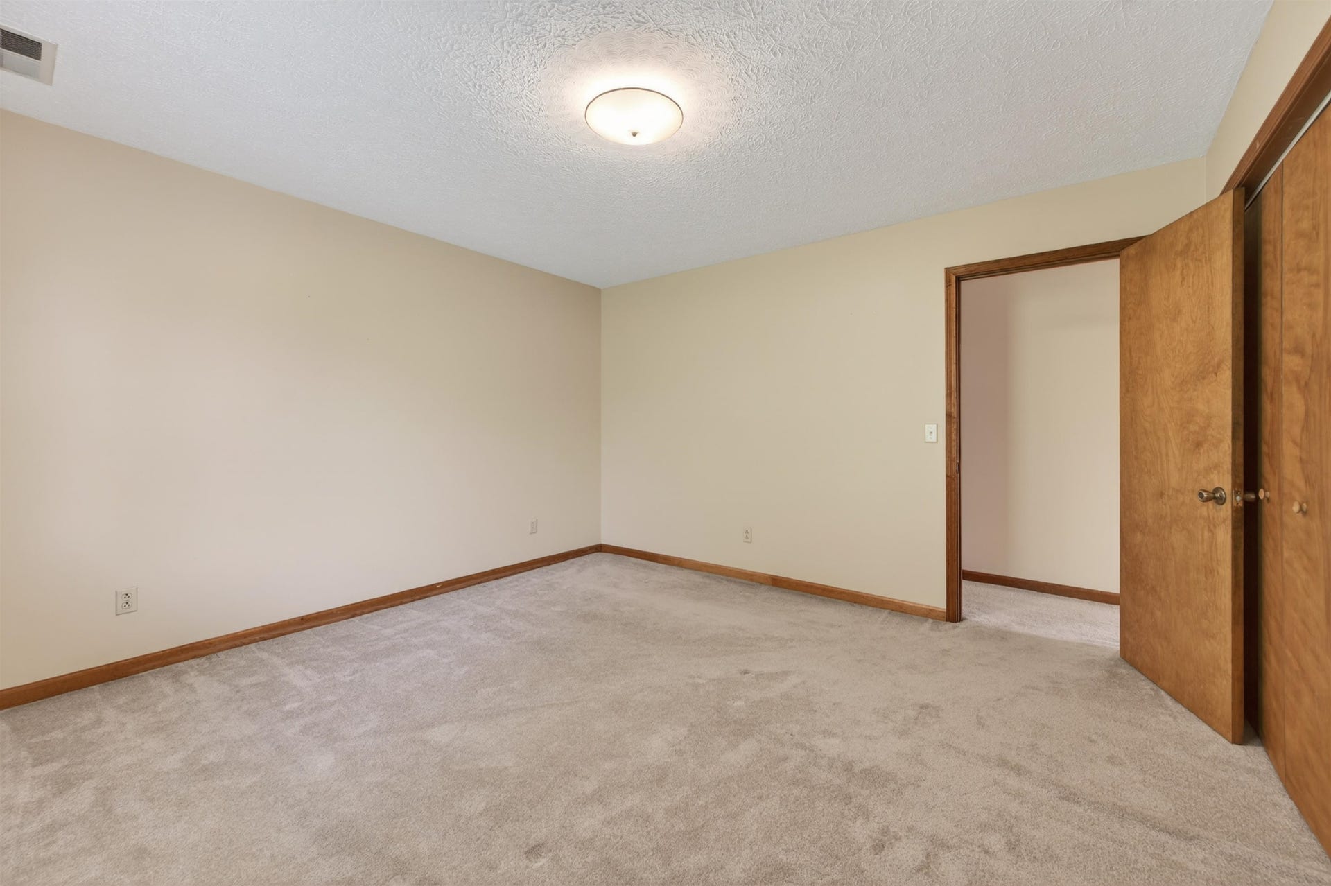 1210 VALLEY VIEW Drive, Pearisburg, VA 24134