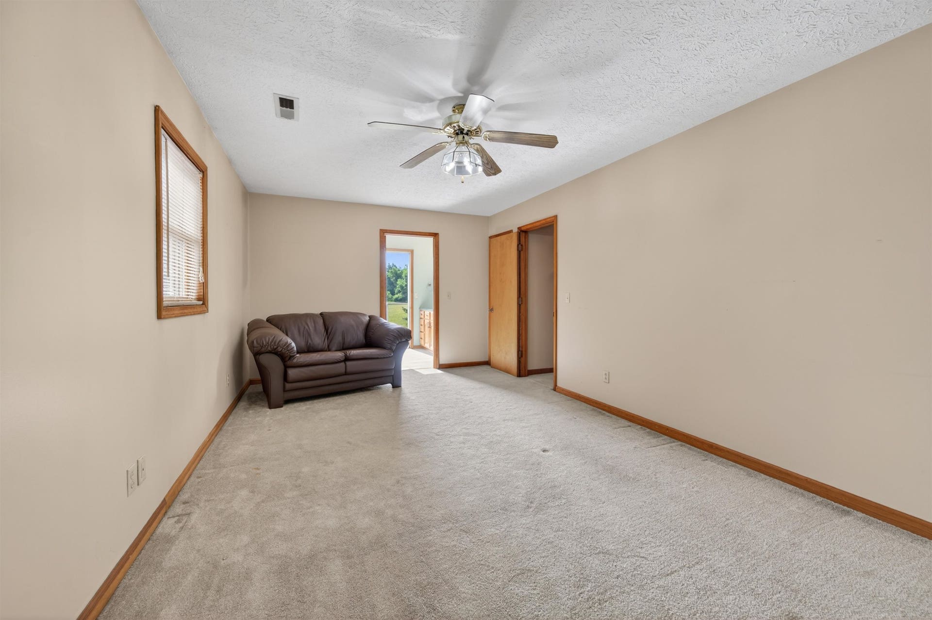 1210 VALLEY VIEW Drive, Pearisburg, VA 24134