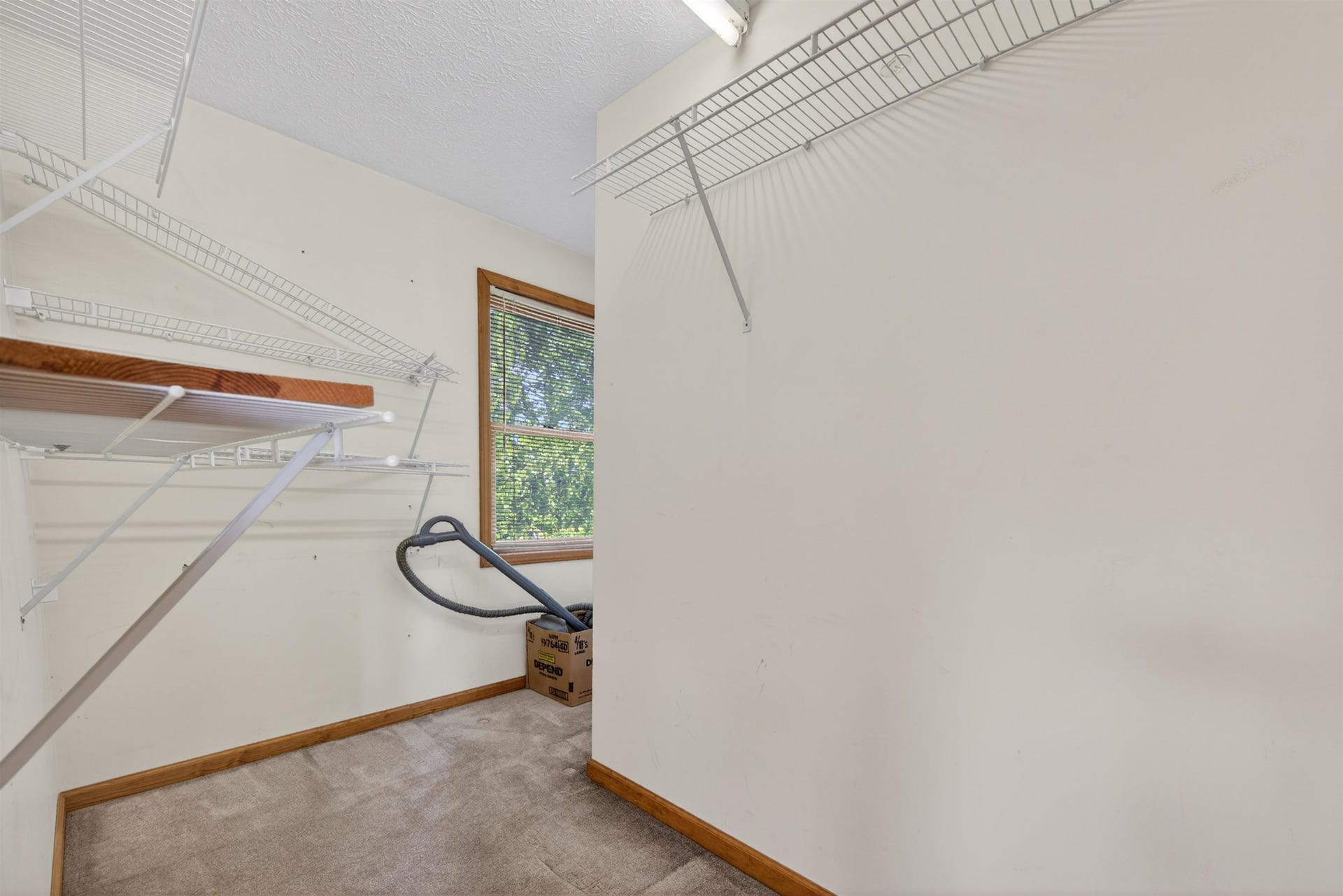 1210 VALLEY VIEW Drive, Pearisburg, VA 24134